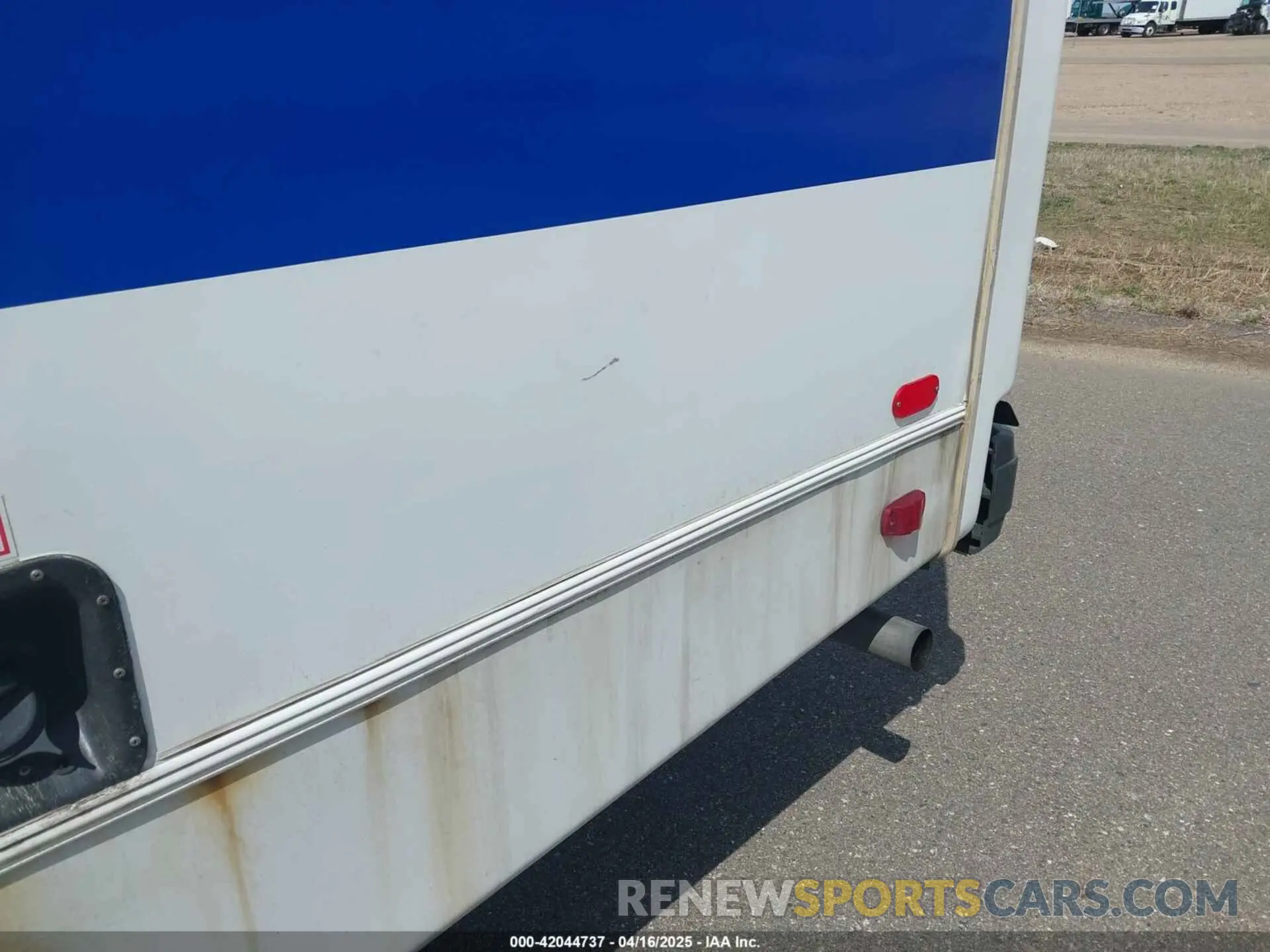 11 Photograph of a damaged car 1FDFE4FSXKDC31023 FORD E-450 CUTAWAY 2019