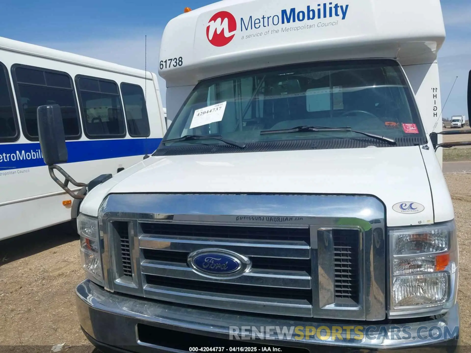 12 Photograph of a damaged car 1FDFE4FSXKDC31023 FORD E-450 CUTAWAY 2019