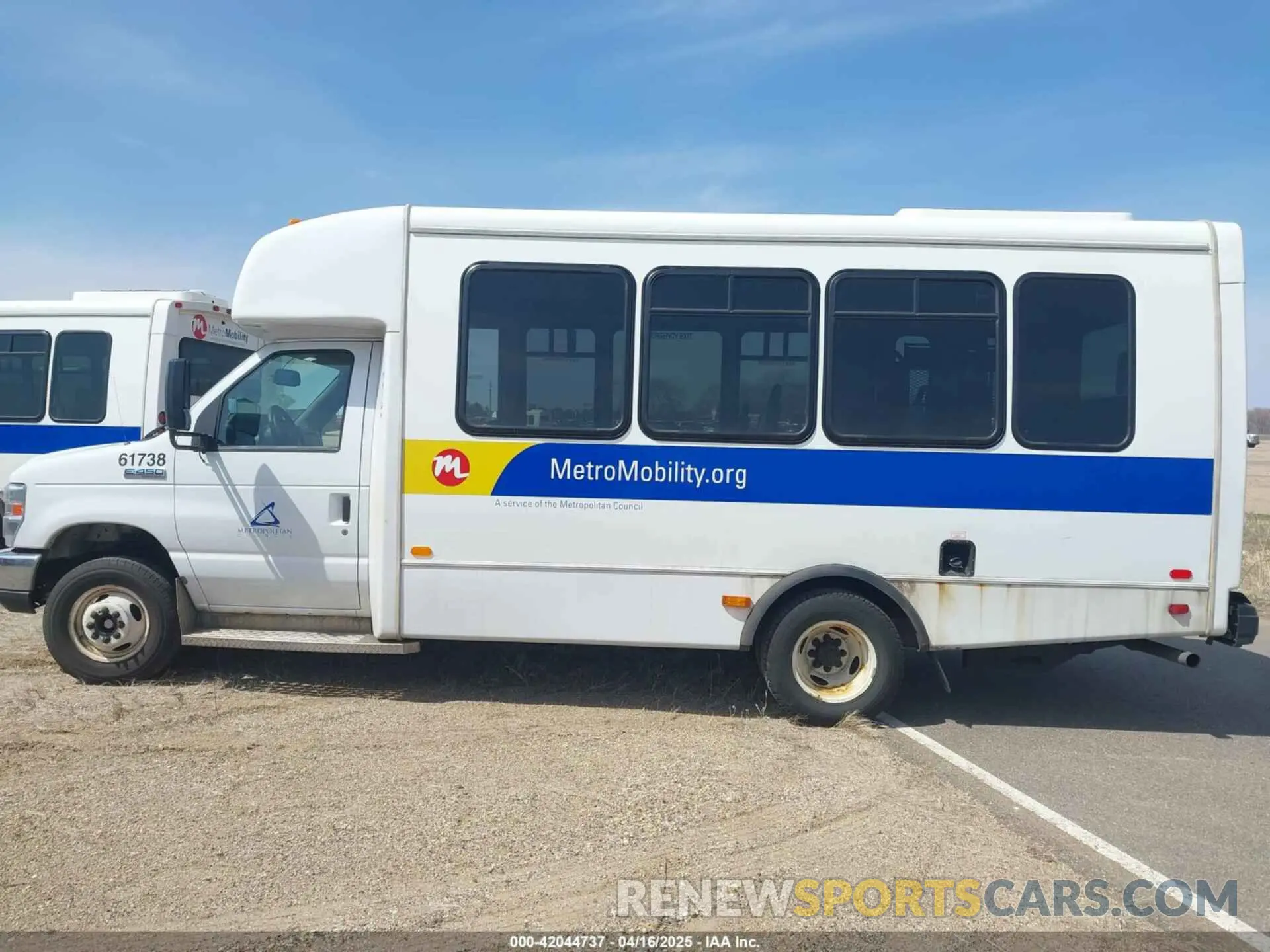 14 Photograph of a damaged car 1FDFE4FSXKDC31023 FORD E-450 CUTAWAY 2019