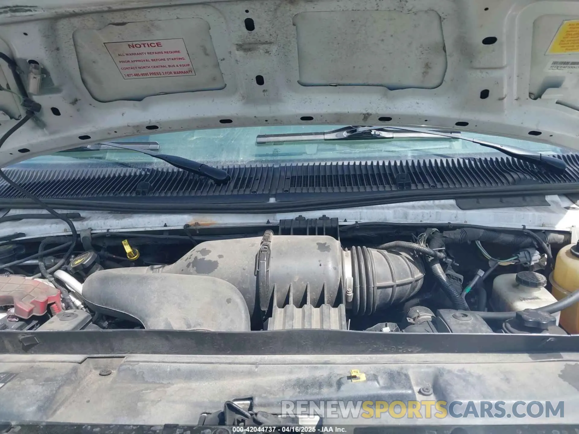 9 Photograph of a damaged car 1FDFE4FSXKDC31023 FORD E-450 CUTAWAY 2019