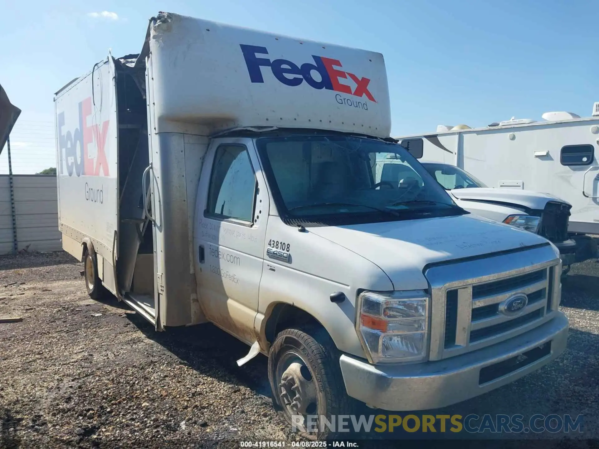 1 Photograph of a damaged car 1FDWE4F65KDC61128 FORD E-450 CUTAWAY 2019