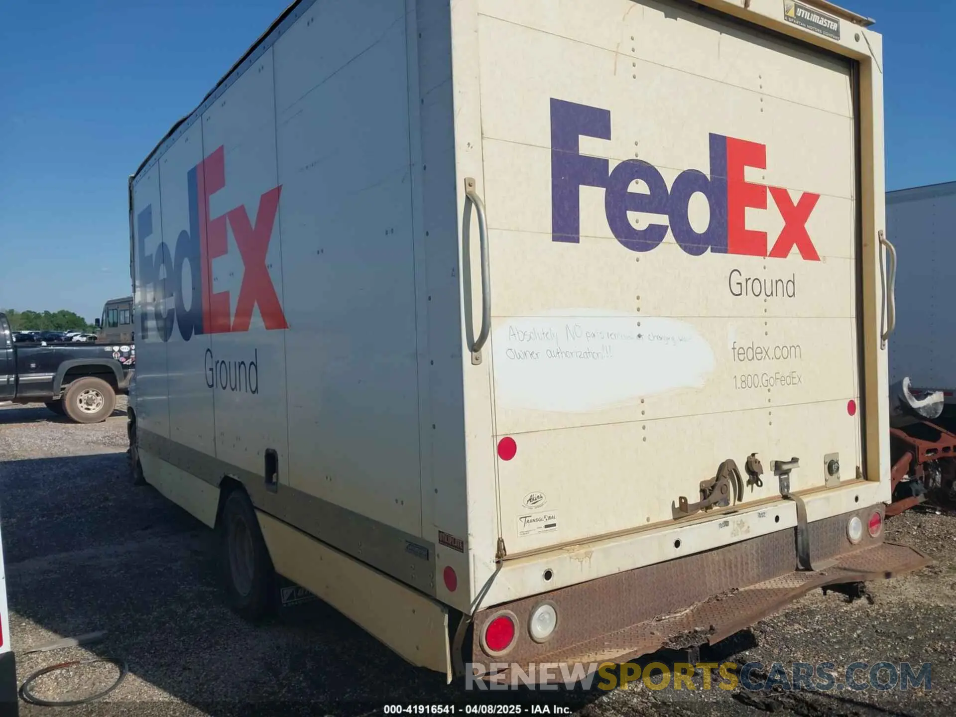 3 Photograph of a damaged car 1FDWE4F65KDC61128 FORD E-450 CUTAWAY 2019