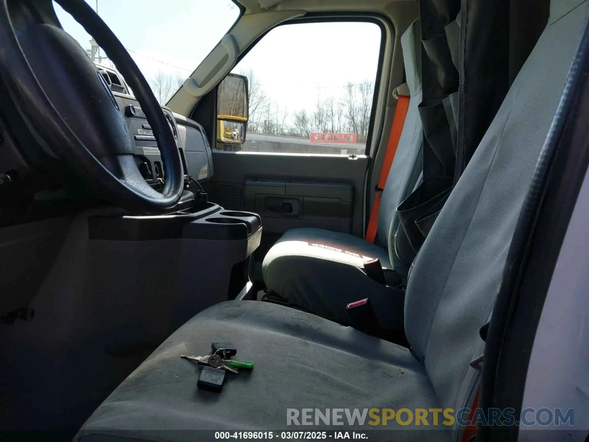 7 Photograph of a damaged car 1FDXE4FS0KDC16860 FORD E-450 CUTAWAY 2019