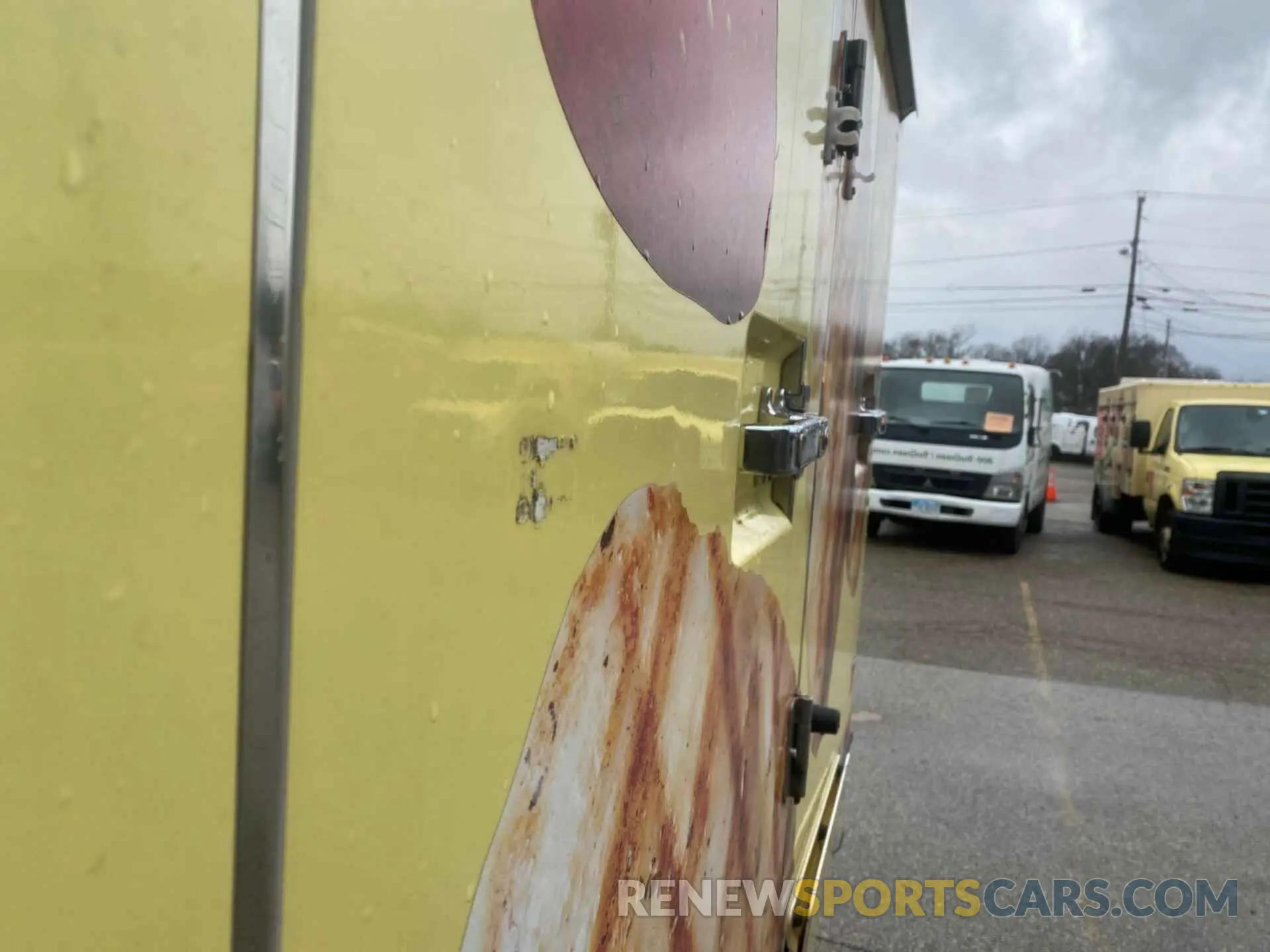 11 Photograph of a damaged car 1FDXE4FS4KDC16859 FORD E-450 CUTAWAY 2019