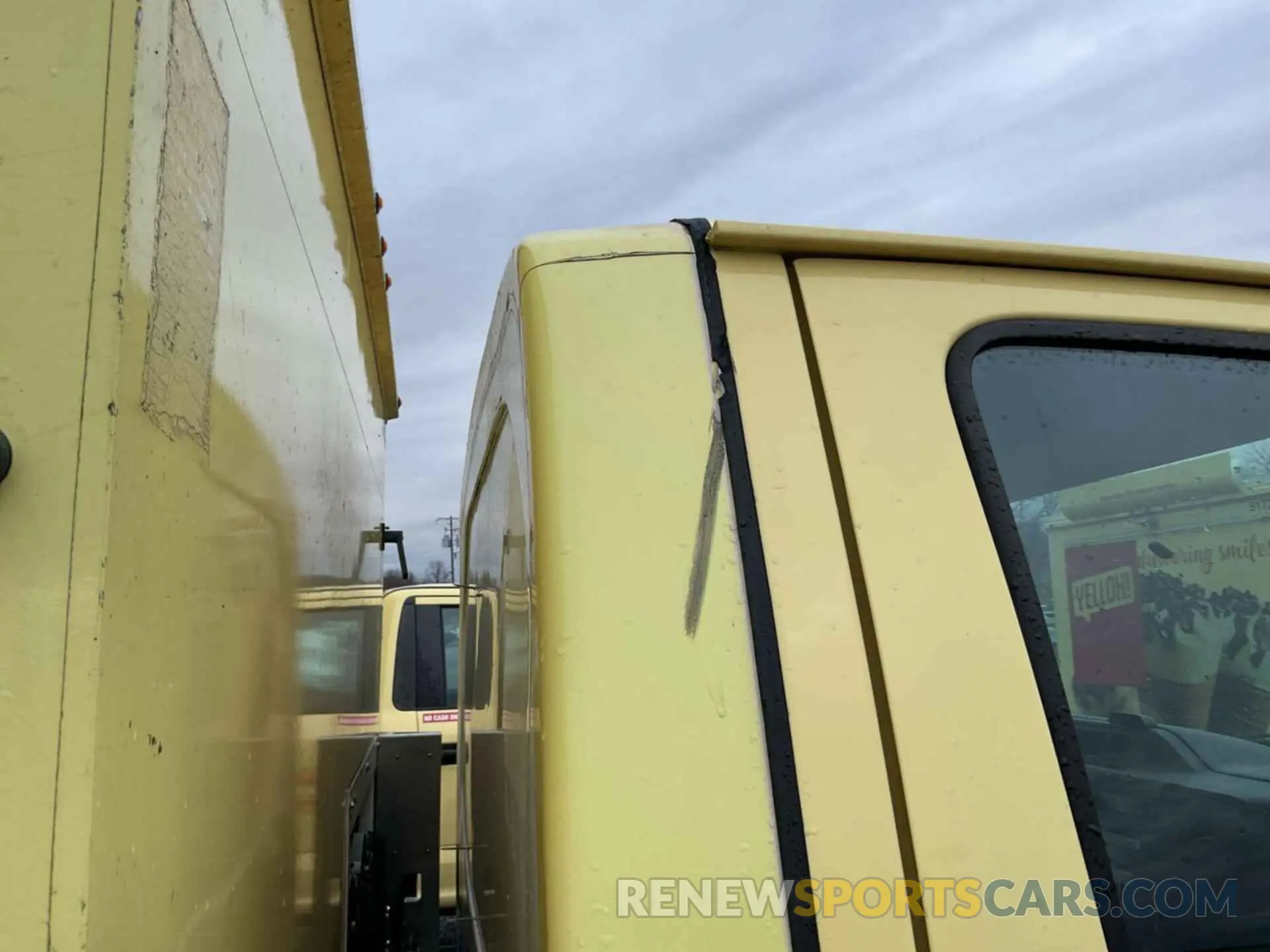 17 Photograph of a damaged car 1FDXE4FS4KDC53538 FORD E-450 CUTAWAY 2019