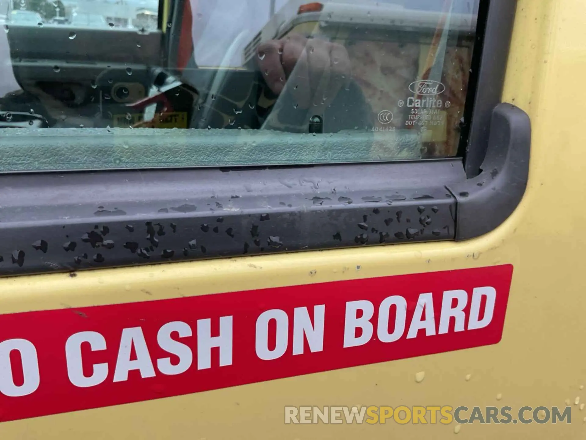 8 Photograph of a damaged car 1FDXE4FS4KDC53538 FORD E-450 CUTAWAY 2019