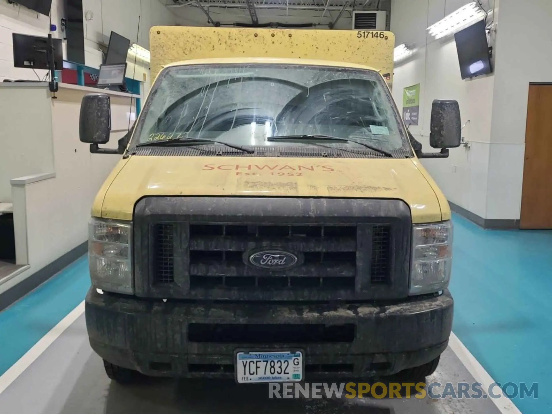 22 Photograph of a damaged car 1FDXE4FS7KDC22543 FORD E-450 CUTAWAY 2019