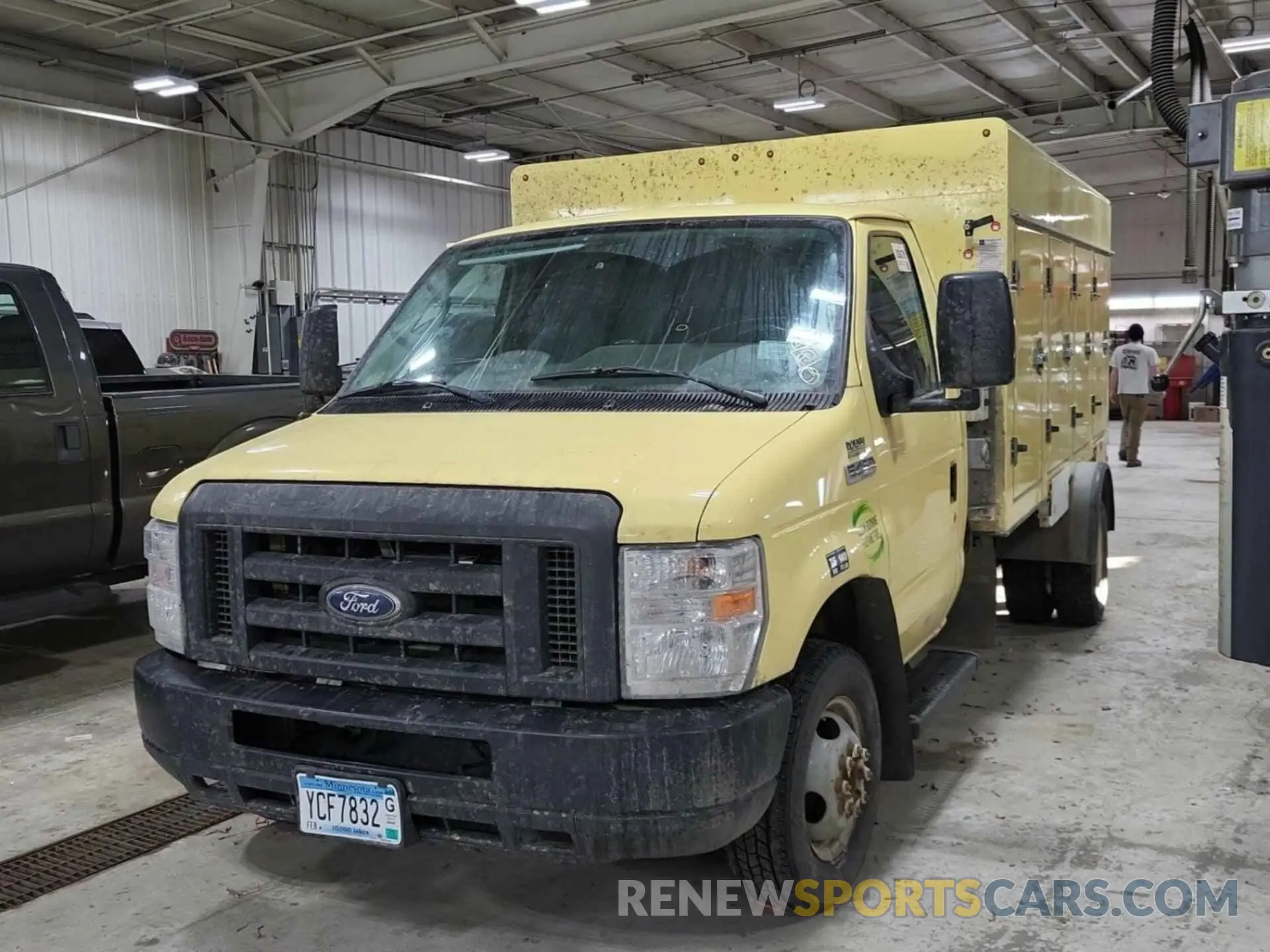 23 Photograph of a damaged car 1FDXE4FS7KDC22543 FORD E-450 CUTAWAY 2019