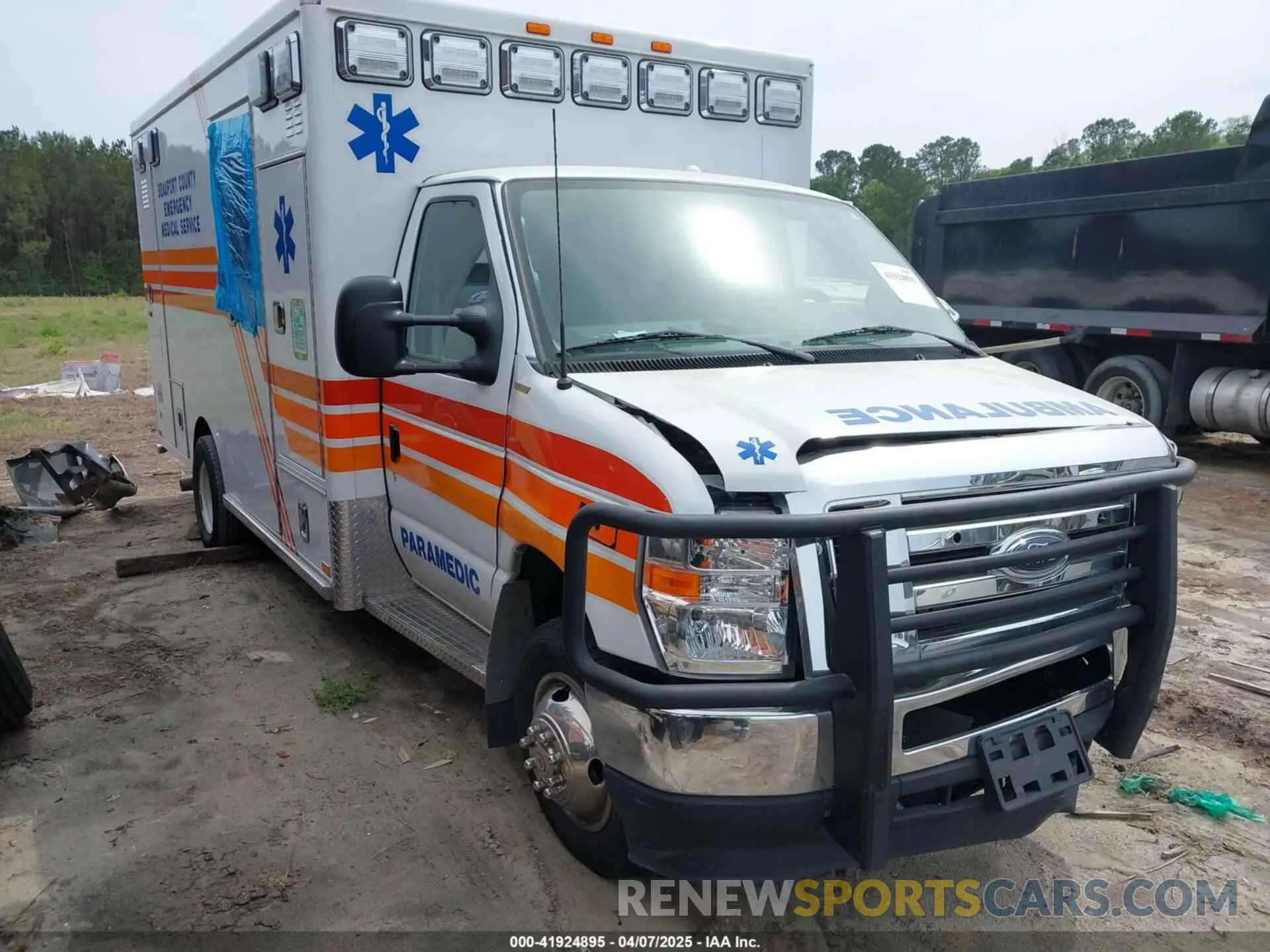 1 Photograph of a damaged car 1FDXE4FN1PDD37852 FORD E-450 CUTAWAY 2023
