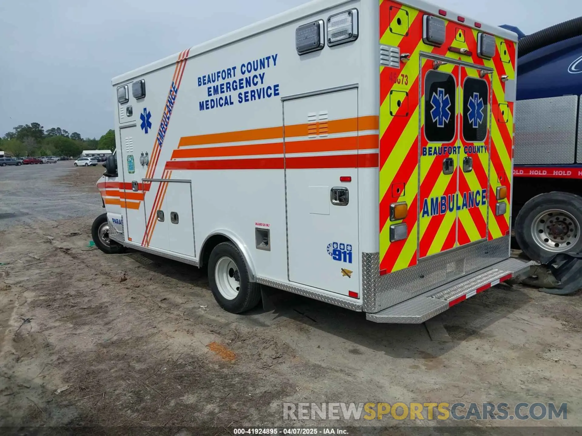 3 Photograph of a damaged car 1FDXE4FN1PDD37852 FORD E-450 CUTAWAY 2023