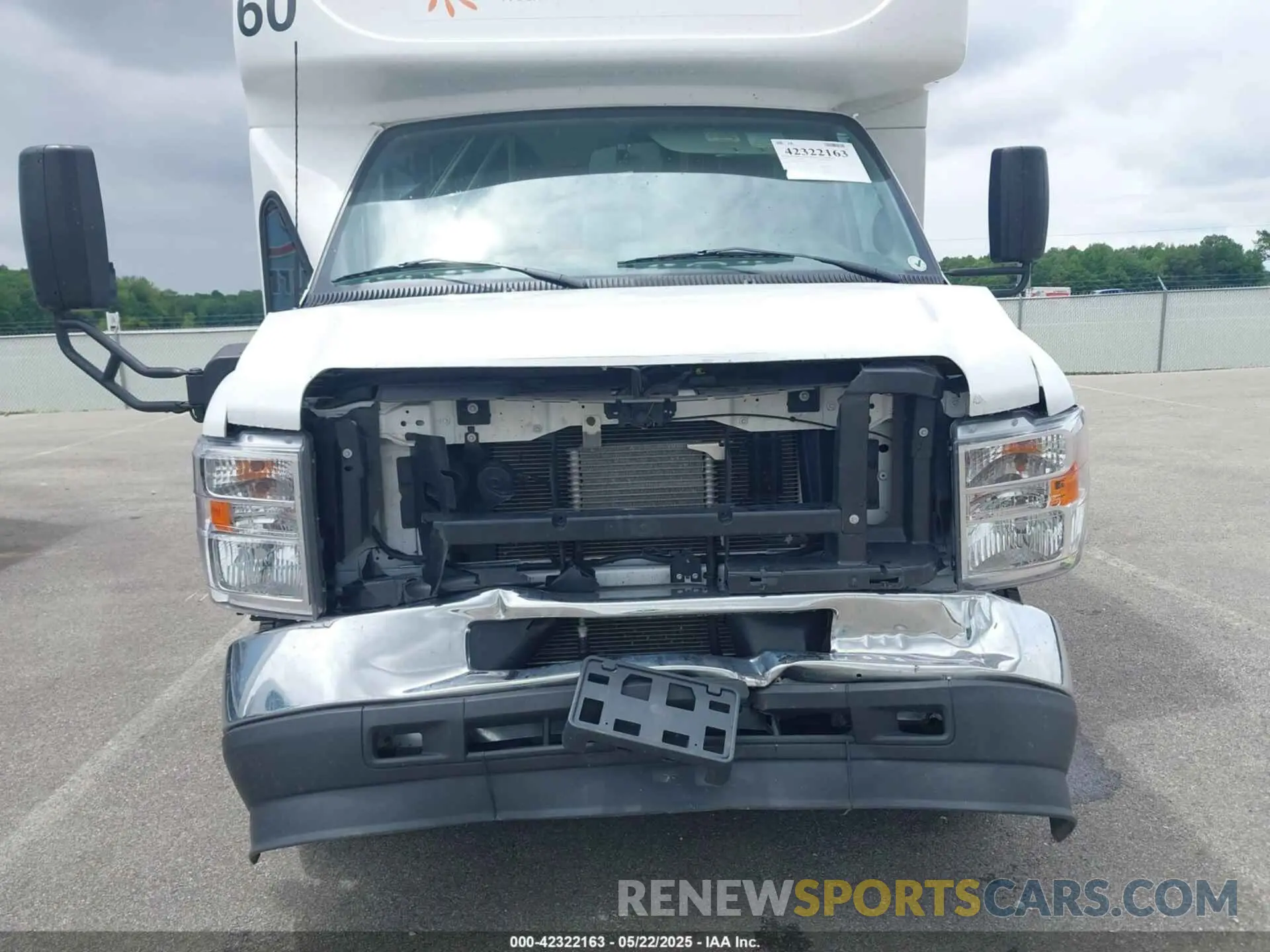 11 Photograph of a damaged car 1FDFE4FN8RDD02742 FORD E-450 CUTAWAY 2024