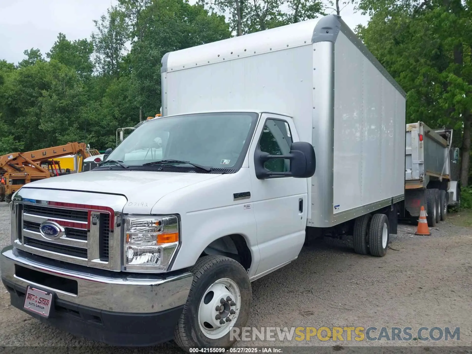 2 Photograph of a damaged car 1FDXE4FNXSDD07192 FORD E-450 CUTAWAY 2025
