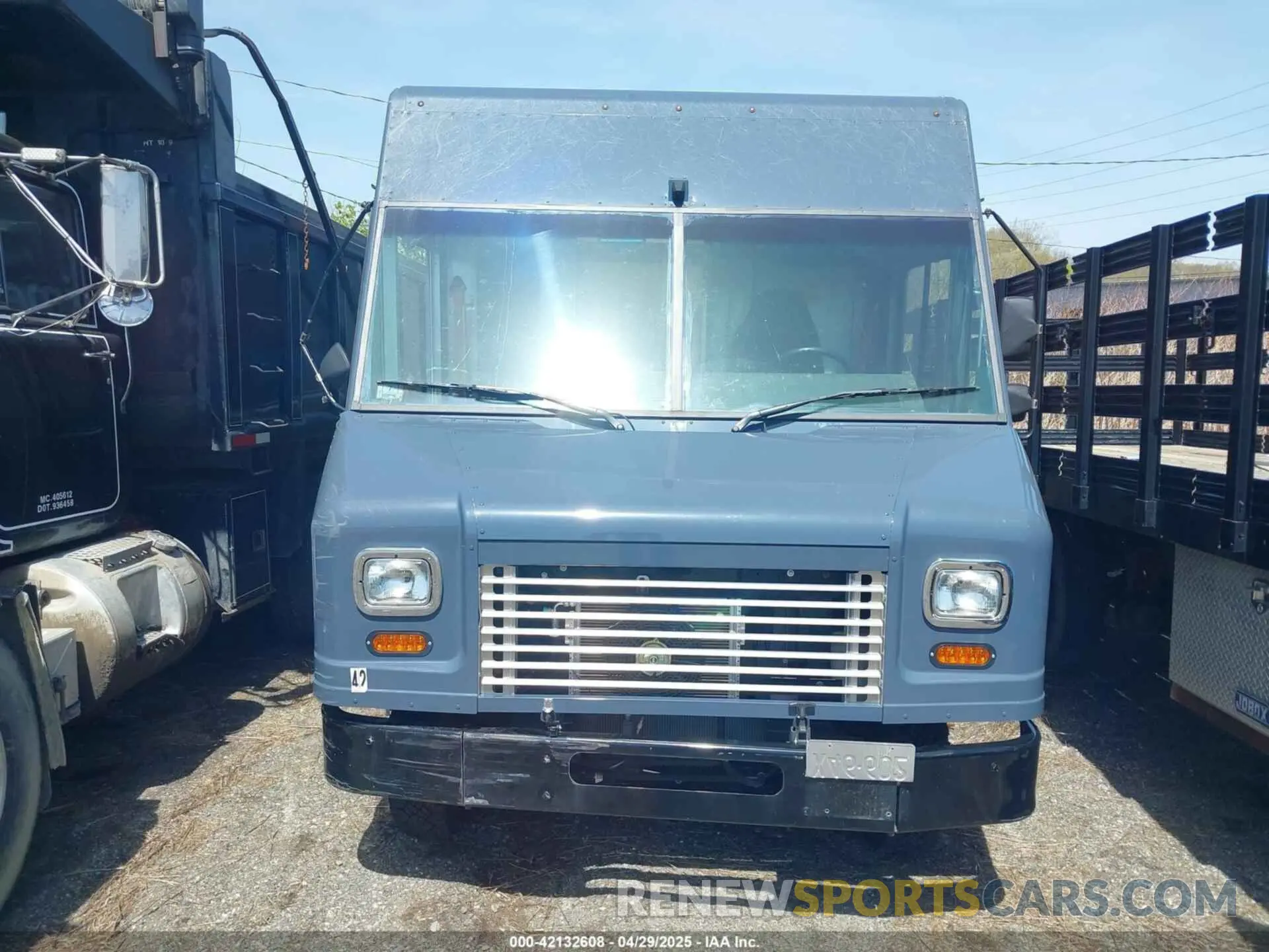 12 Photograph of a damaged car 1FC3E4K63KDC48097 FORD E-450 STRIPPED 2019