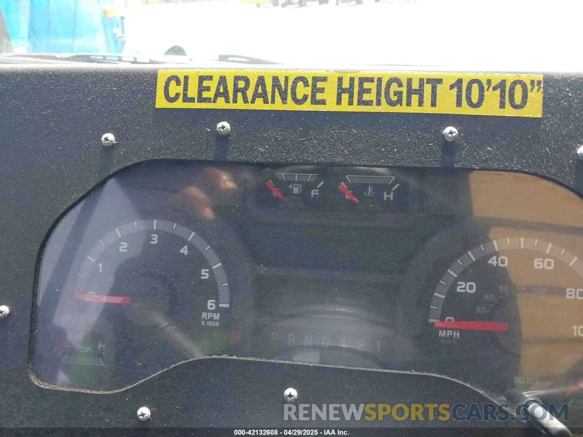5 Photograph of a damaged car 1FC3E4K63KDC48097 FORD E-450 STRIPPED 2019