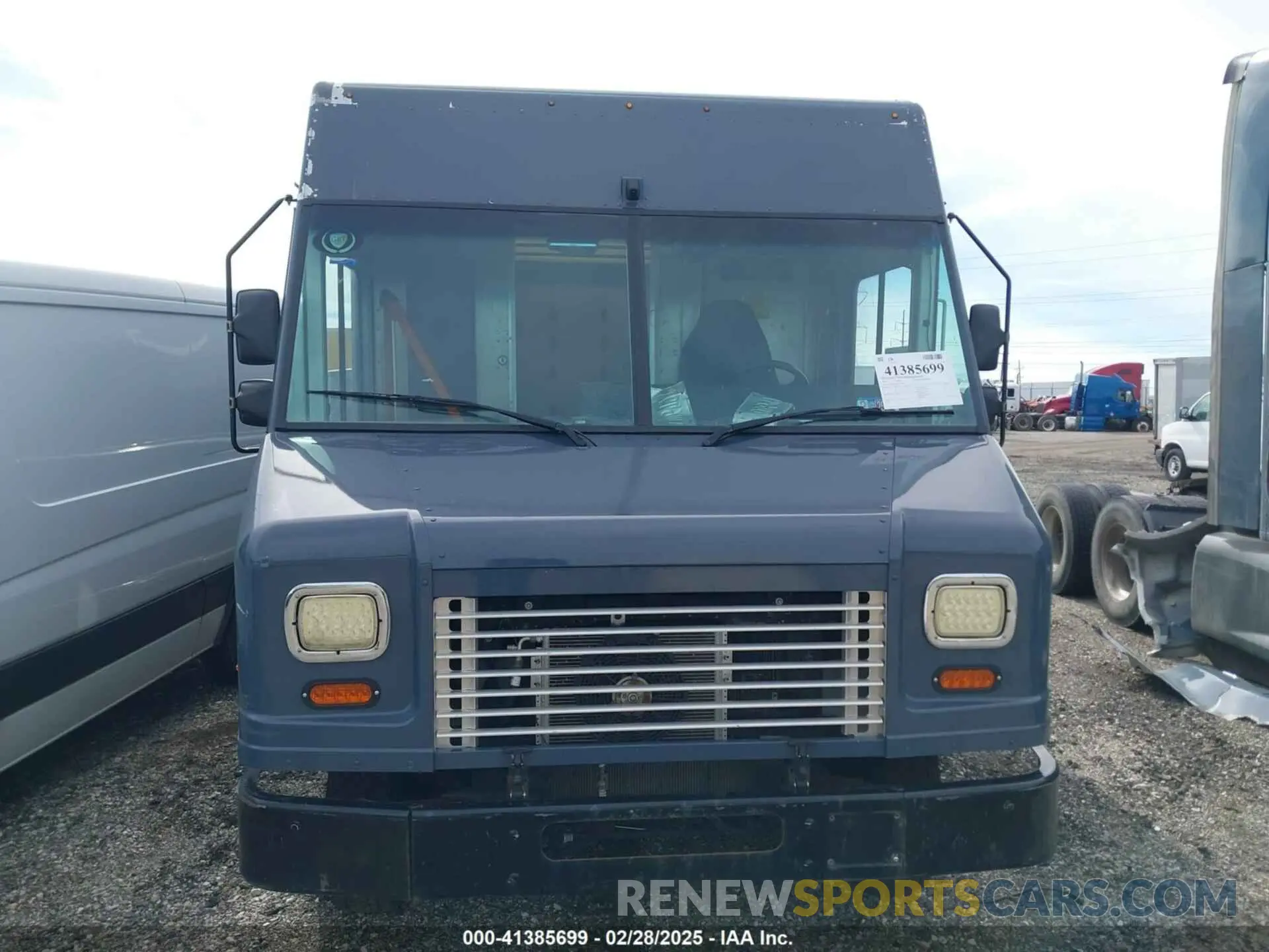 11 Photograph of a damaged car 1FC3E4K63KDC51596 FORD E-450 STRIPPED 2019