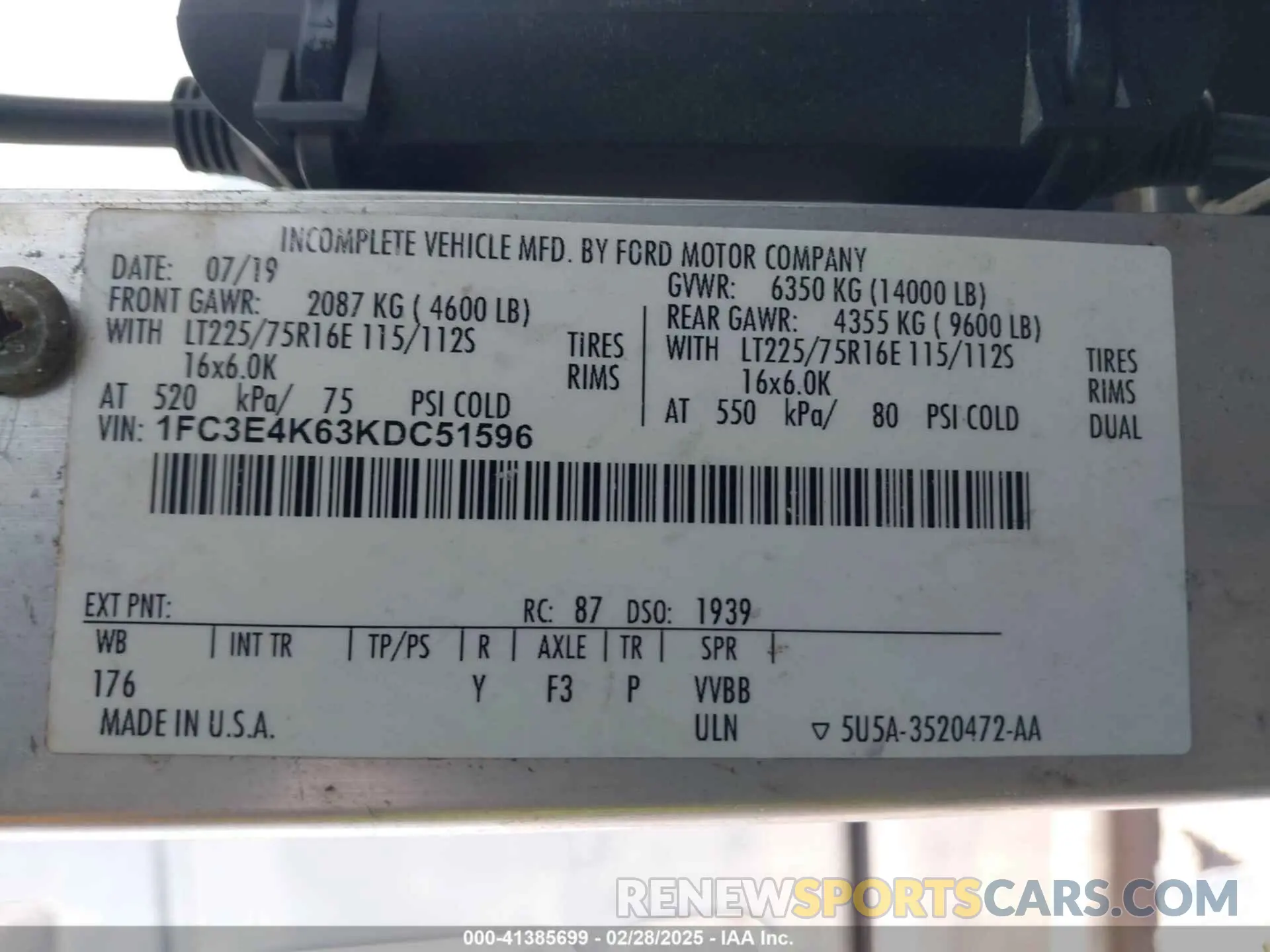8 Photograph of a damaged car 1FC3E4K63KDC51596 FORD E-450 STRIPPED 2019