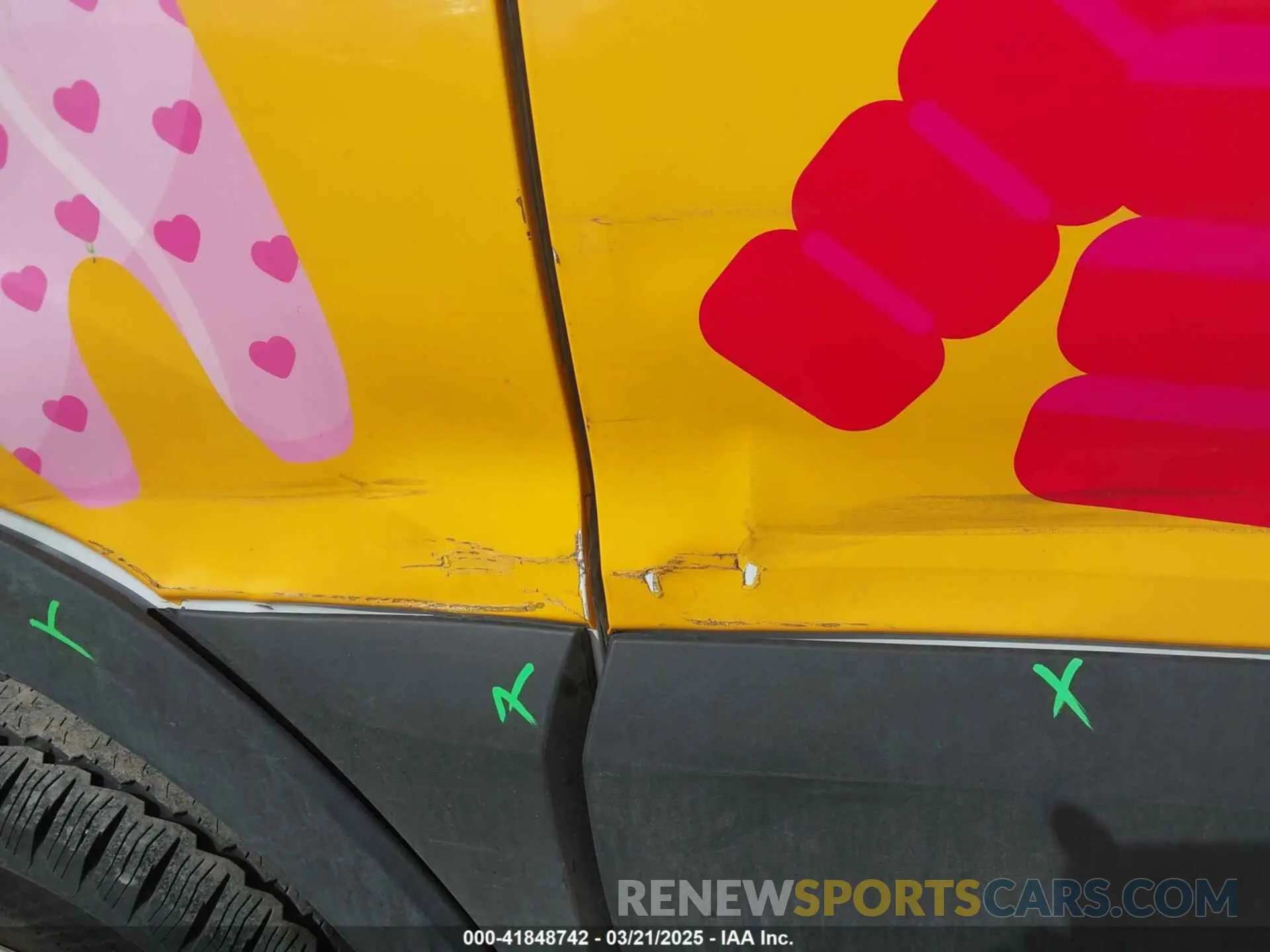 17 Photograph of a damaged car 1FTBW9CK7NKA13073 FORD E-TRANSIT-350 2022