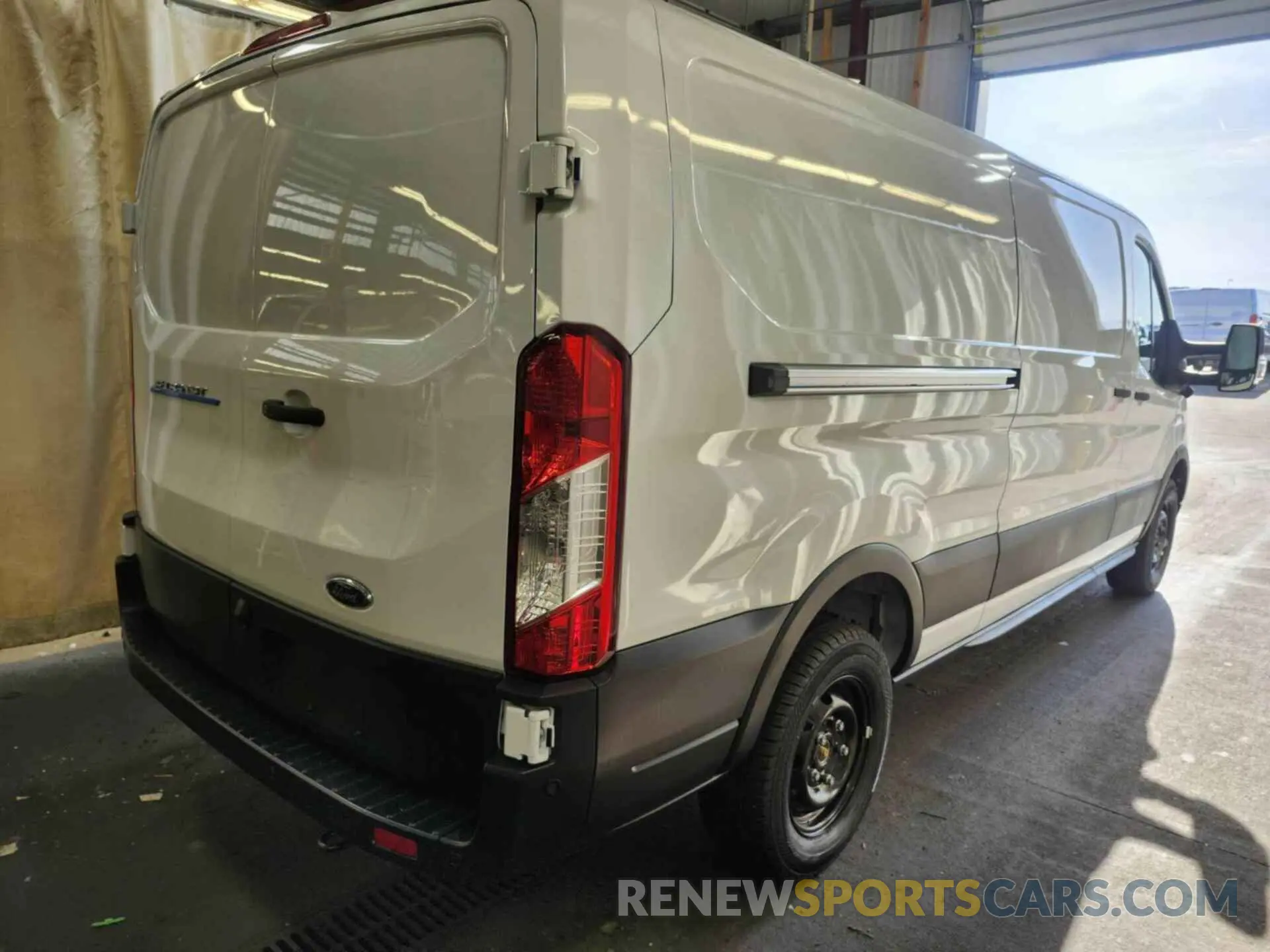 1 Photograph of a damaged car 1FTBW1YM2SKA12985 FORD E-TRANSIT-350 2025