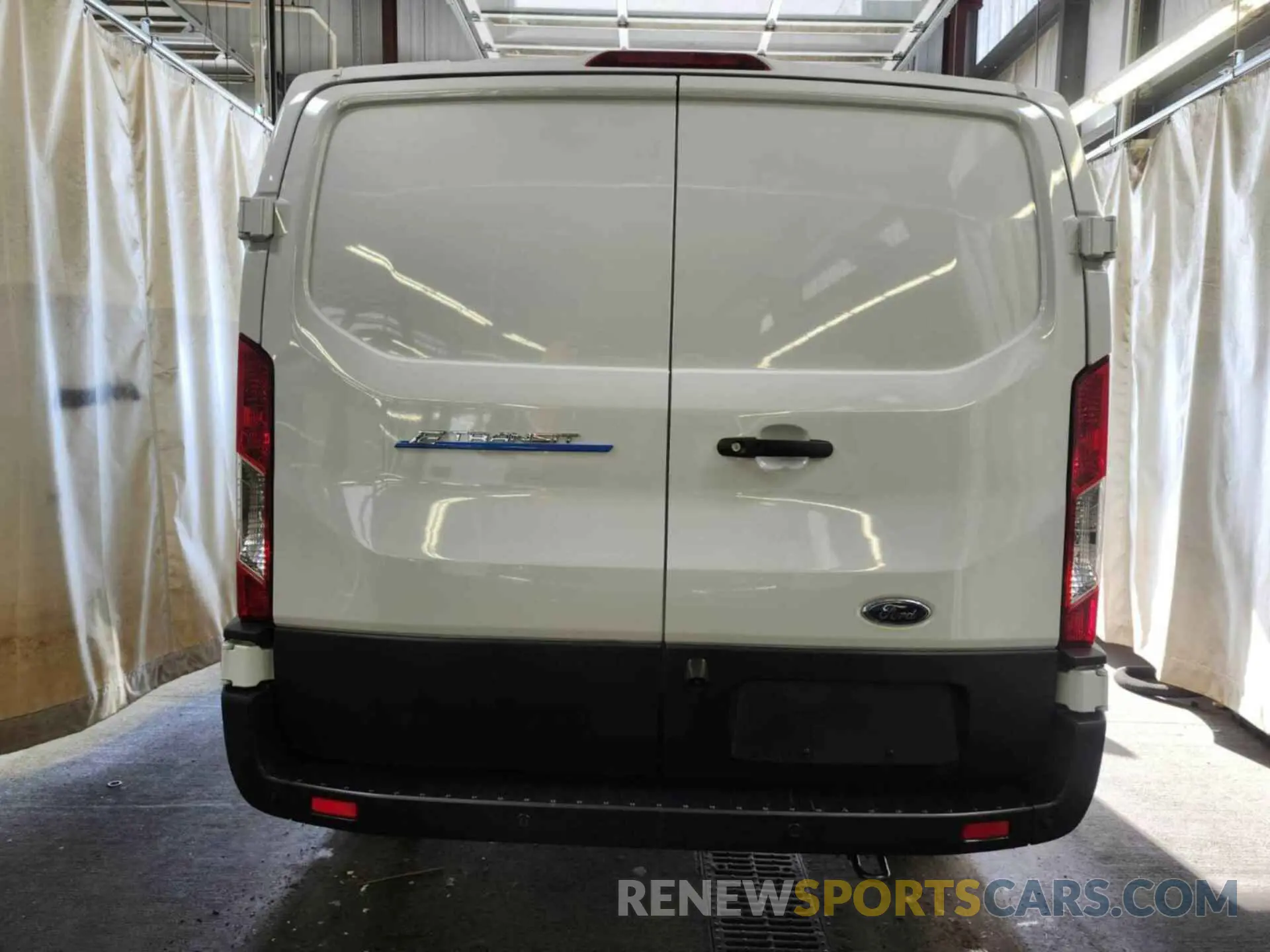 16 Photograph of a damaged car 1FTBW1YM2SKA12985 FORD E-TRANSIT-350 2025
