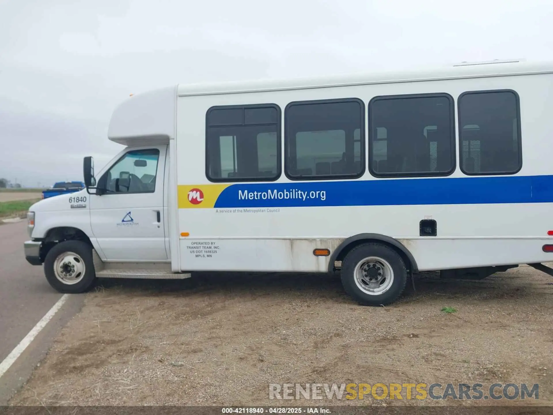 14 Photograph of a damaged car 1FDFE4FS2KDC56174 FORD ECONOLINE 2019
