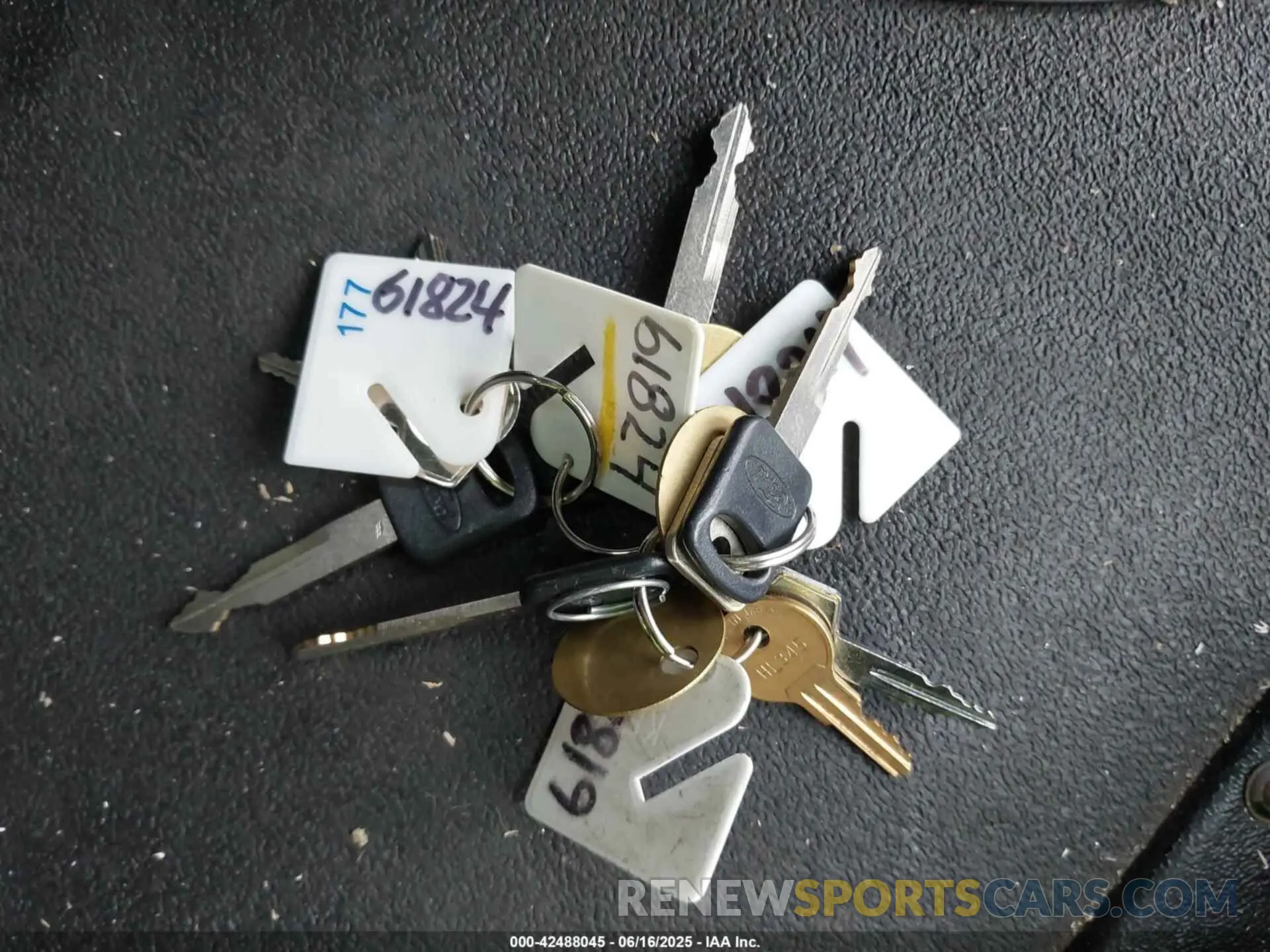 10 Photograph of a damaged car 1FDFE4FS5KDC56122 FORD ECONOLINE 2019
