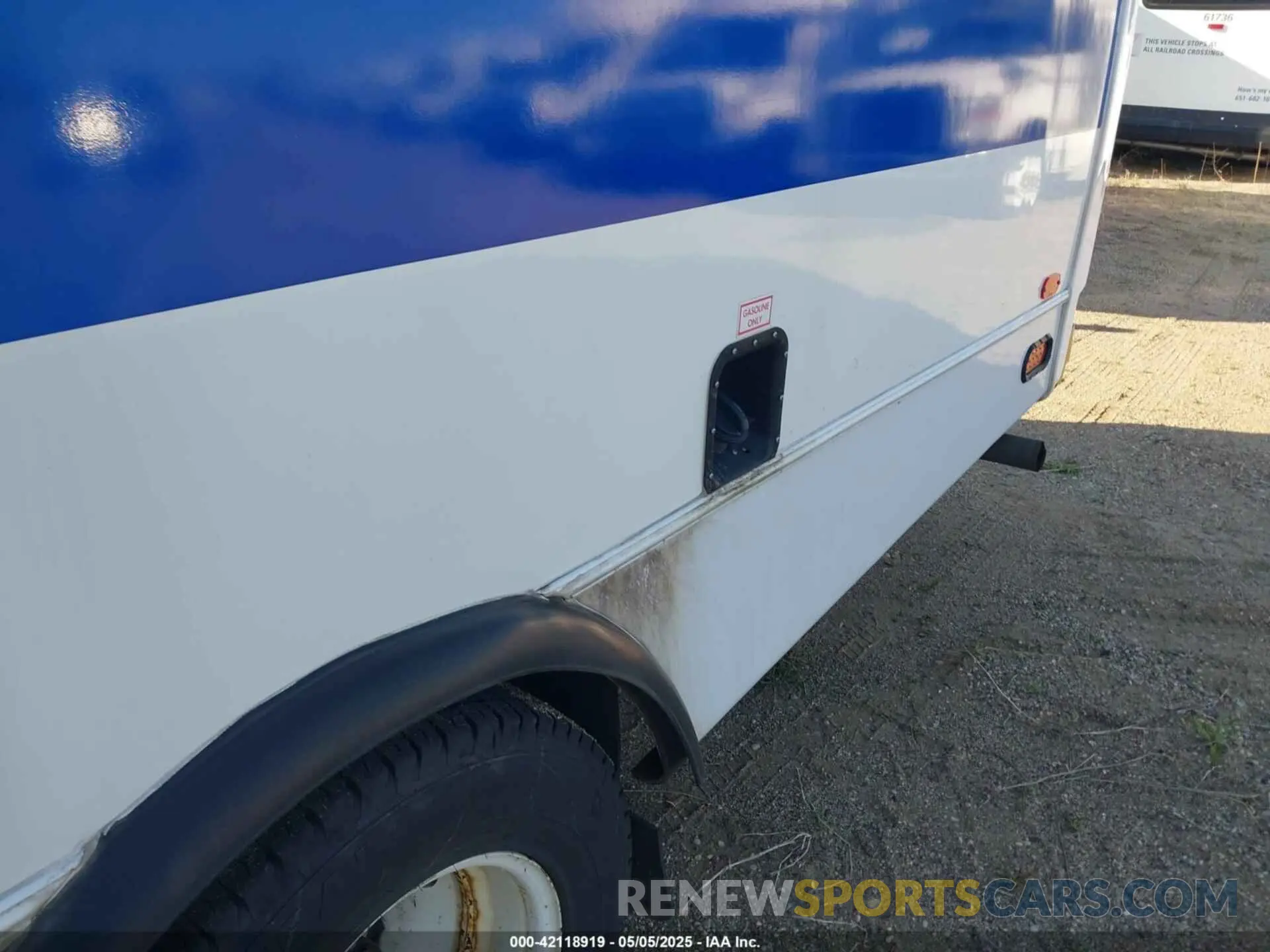11 Photograph of a damaged car 1FDFE4FS8KDC56146 FORD ECONOLINE 2019