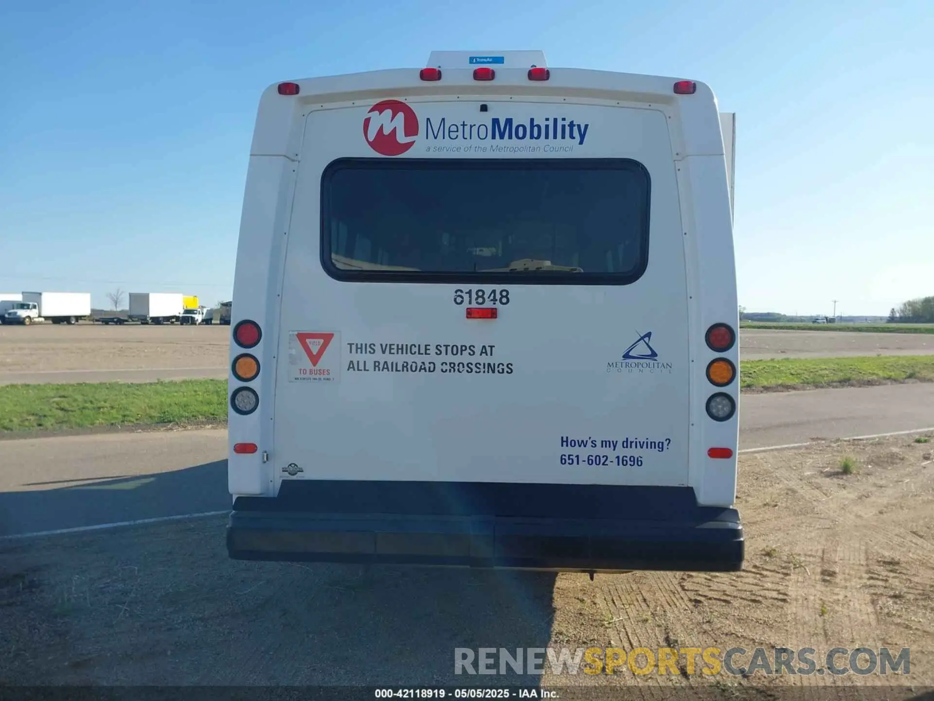 15 Photograph of a damaged car 1FDFE4FS8KDC56146 FORD ECONOLINE 2019