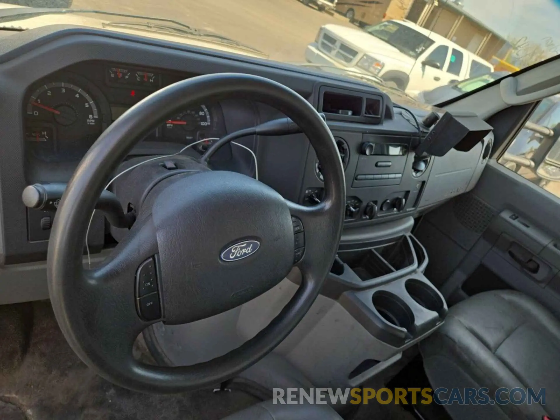 27 Photograph of a damaged car 1FDWE3F65KDC36417 FORD ECONOLINE 2019