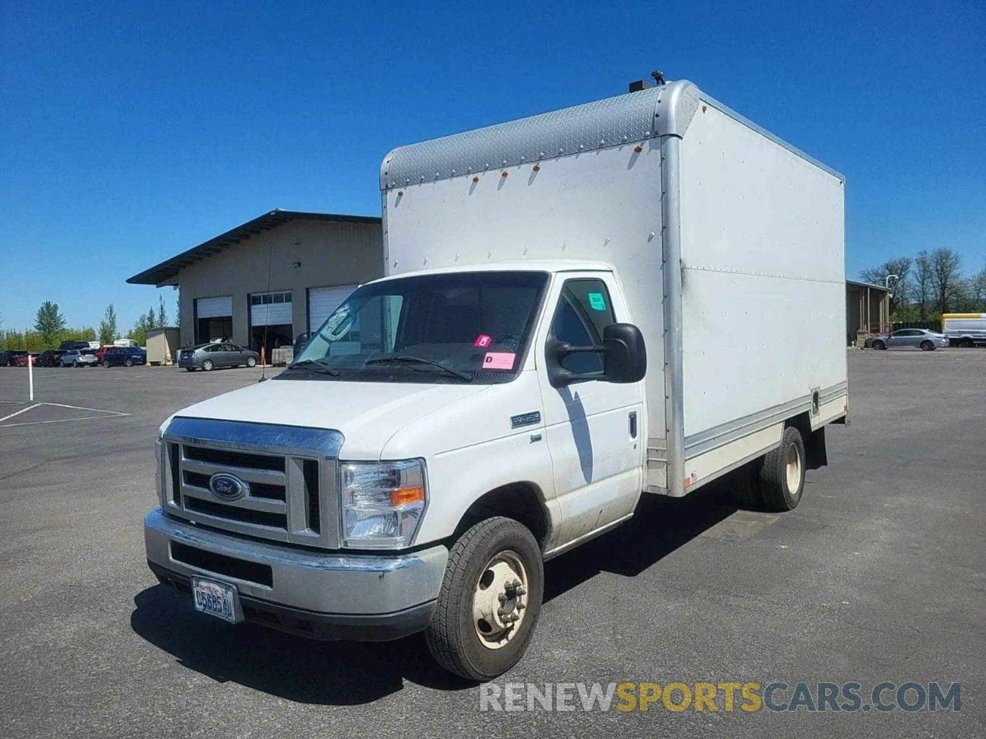 3 Photograph of a damaged car 1FDWE3F65KDC36417 FORD ECONOLINE 2019