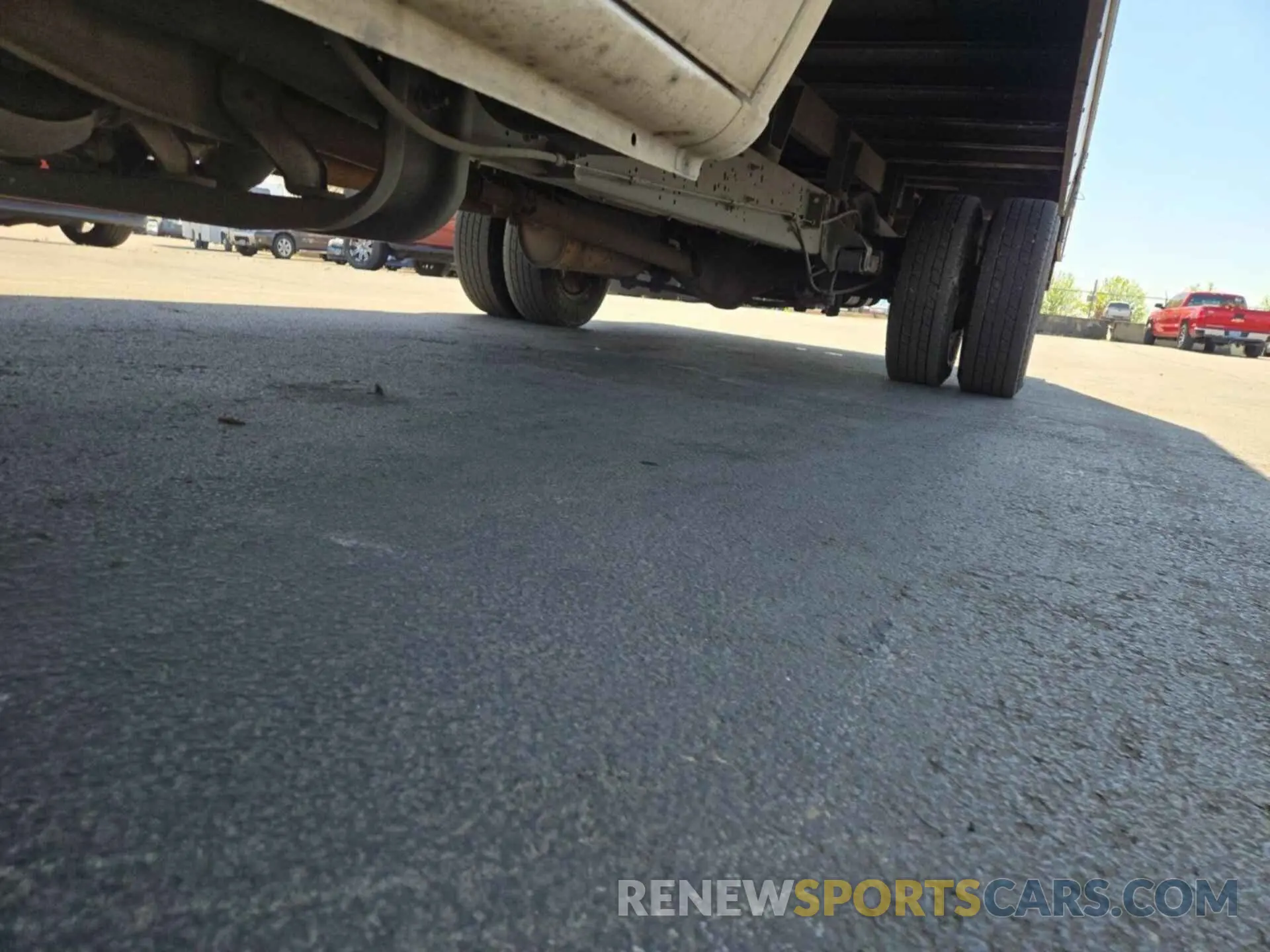 5 Photograph of a damaged car 1FDWE3F65KDC36417 FORD ECONOLINE 2019