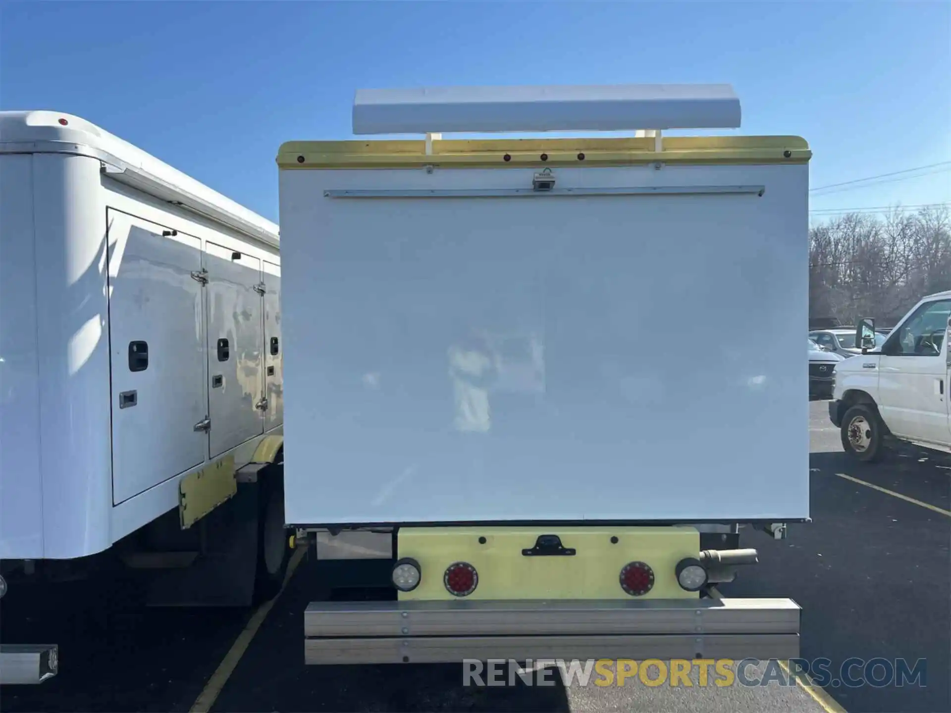 4 Photograph of a damaged car 1FDXE4FN9MDC34156 FORD ECONOLINE 2021