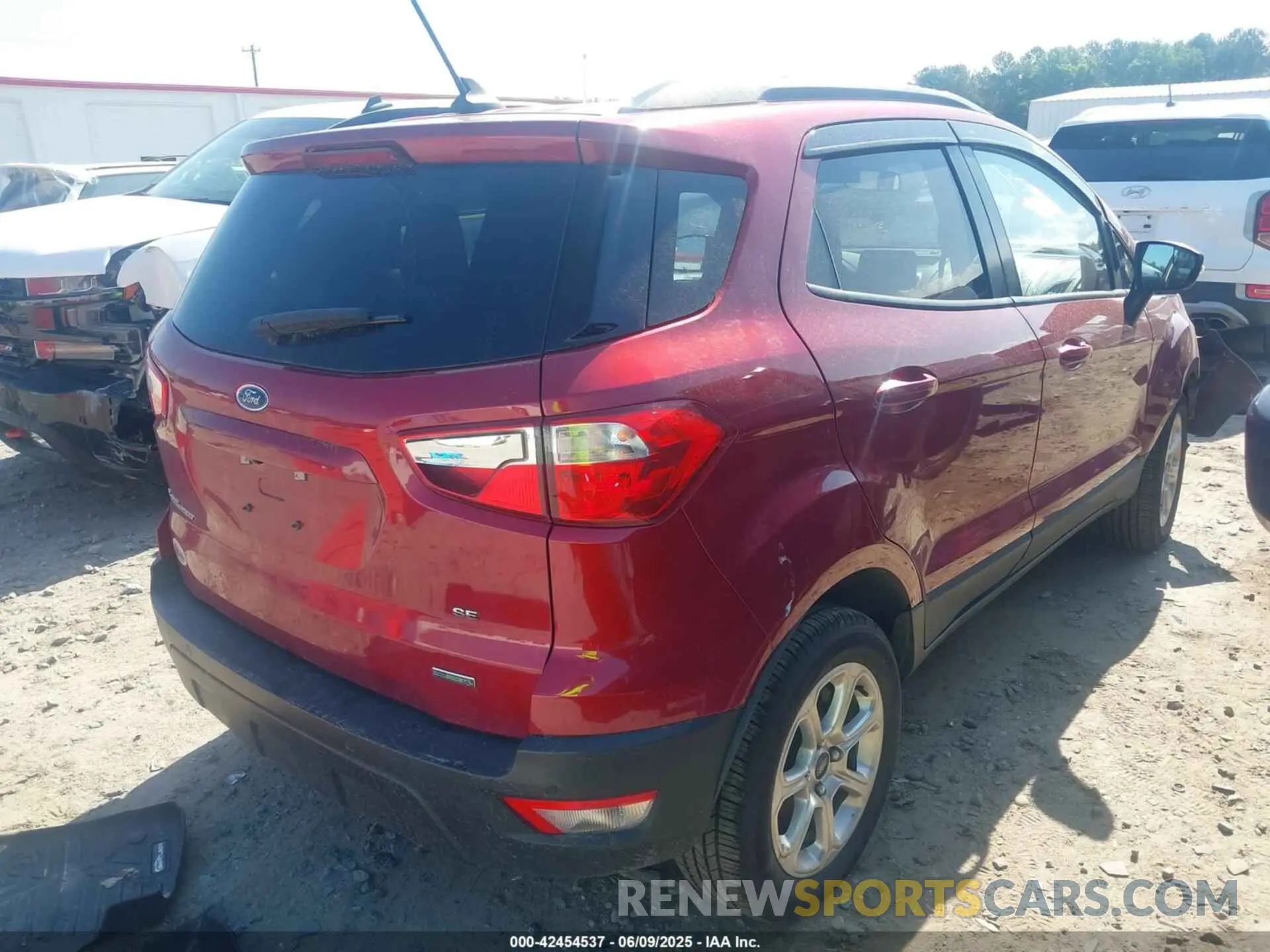 4 Photograph of a damaged car MAJ3S2GE2LC371027 FORD ECOSPORT 2020
