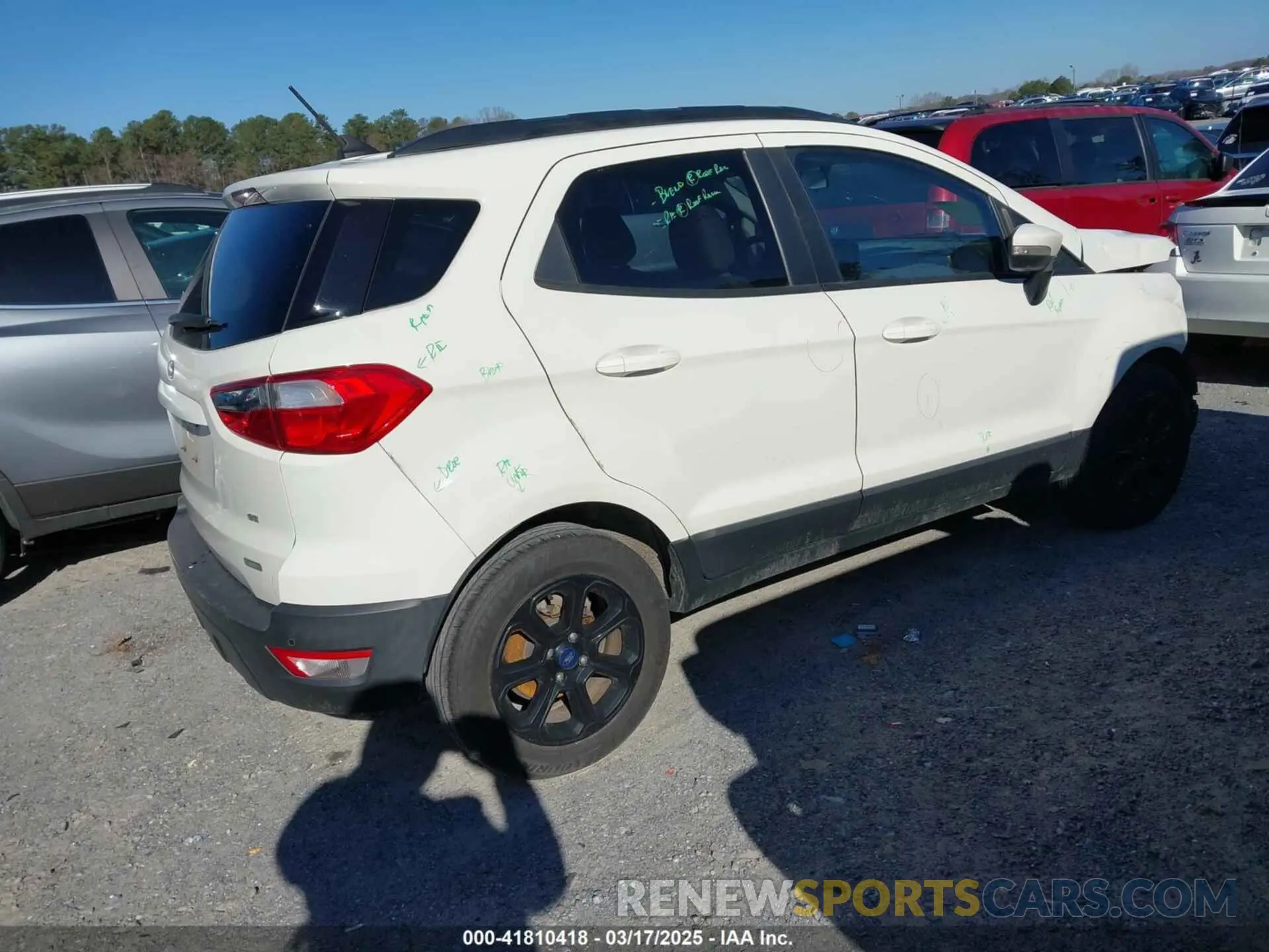 4 Photograph of a damaged car MAJ3S2GEXLC330158 FORD ECOSPORT 2020