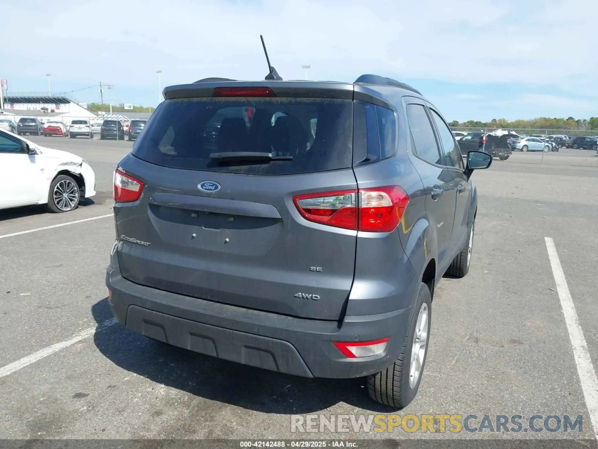 4 Photograph of a damaged car MAJ6S3GL7LC390240 FORD ECOSPORT 2020