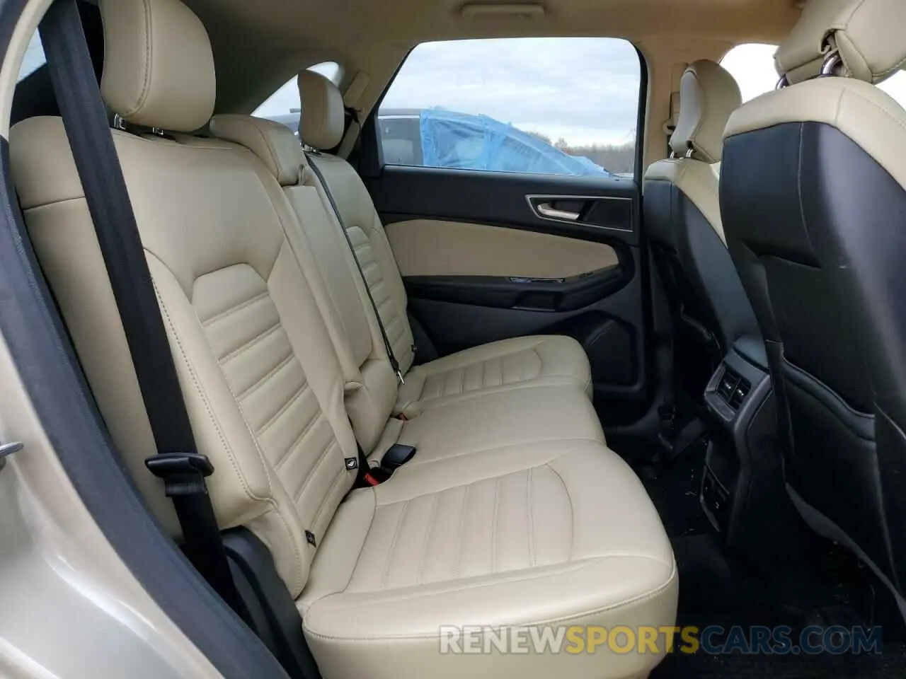 11 Photograph of a damaged car 2FMPK4J81JBB61876 FORD EDGE 2018