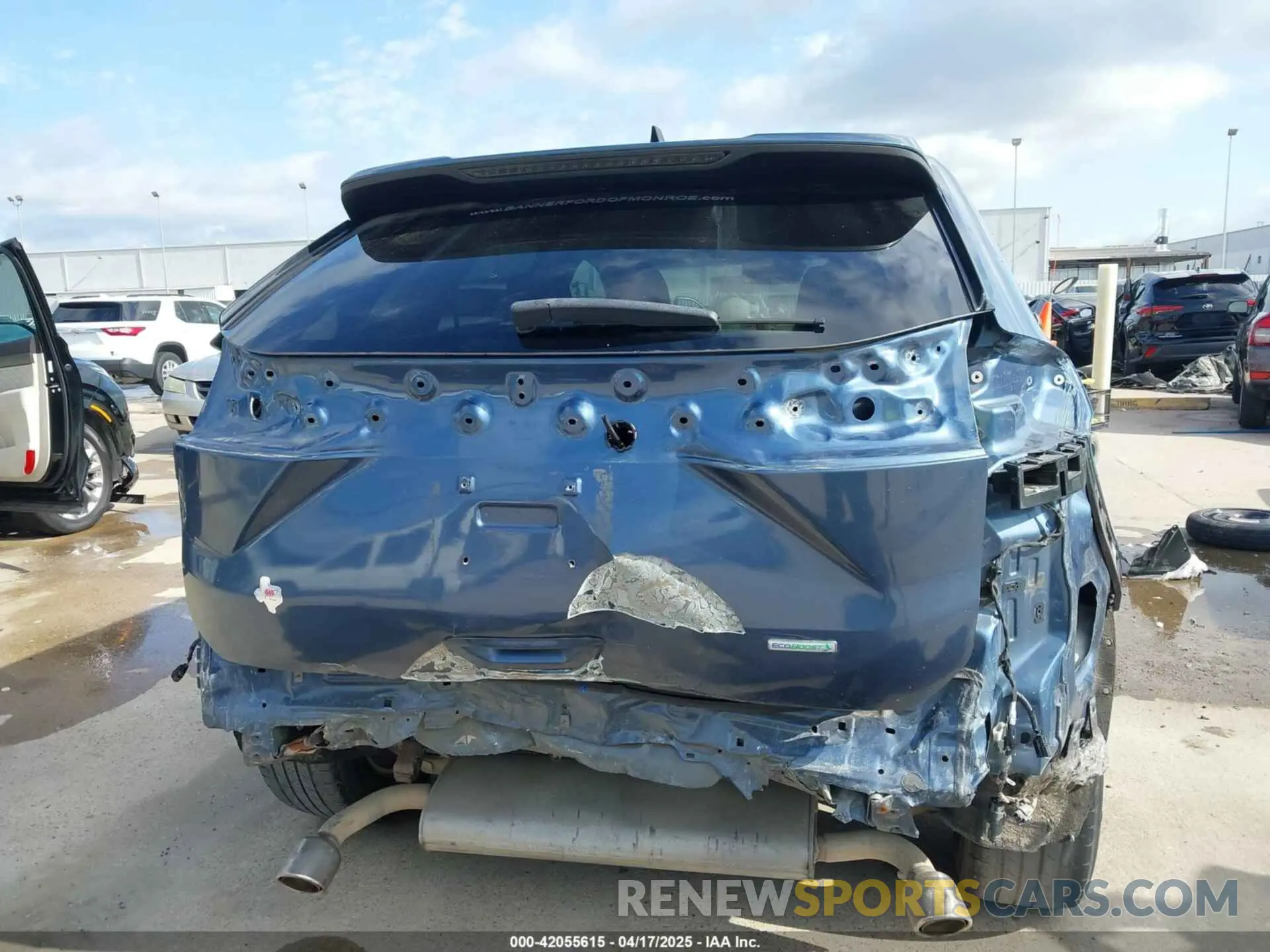 17 Photograph of a damaged car 2FMPK3G94KBB66940 FORD EDGE 2019