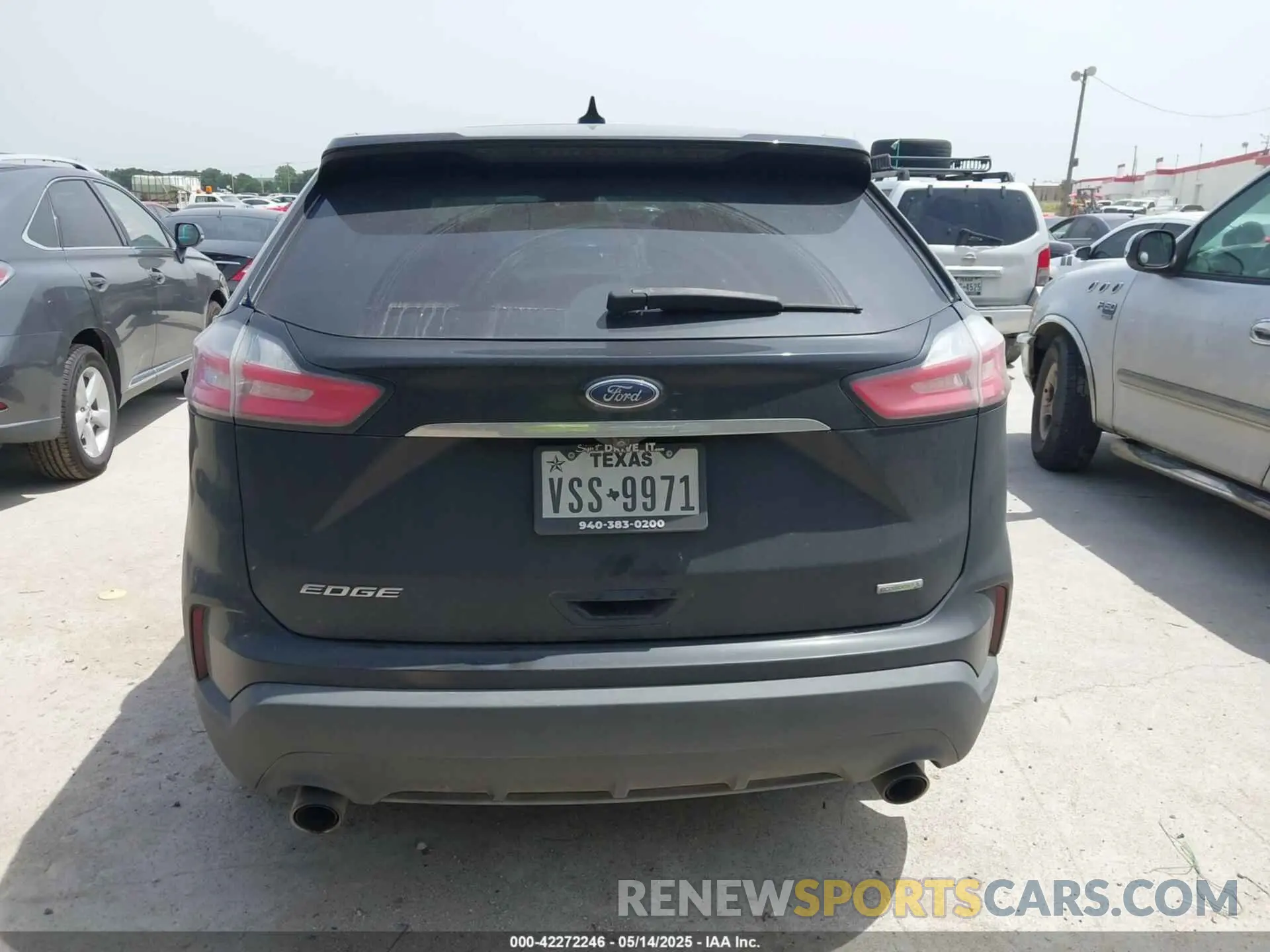16 Photograph of a damaged car 2FMPK3G95KBB97257 FORD EDGE 2019