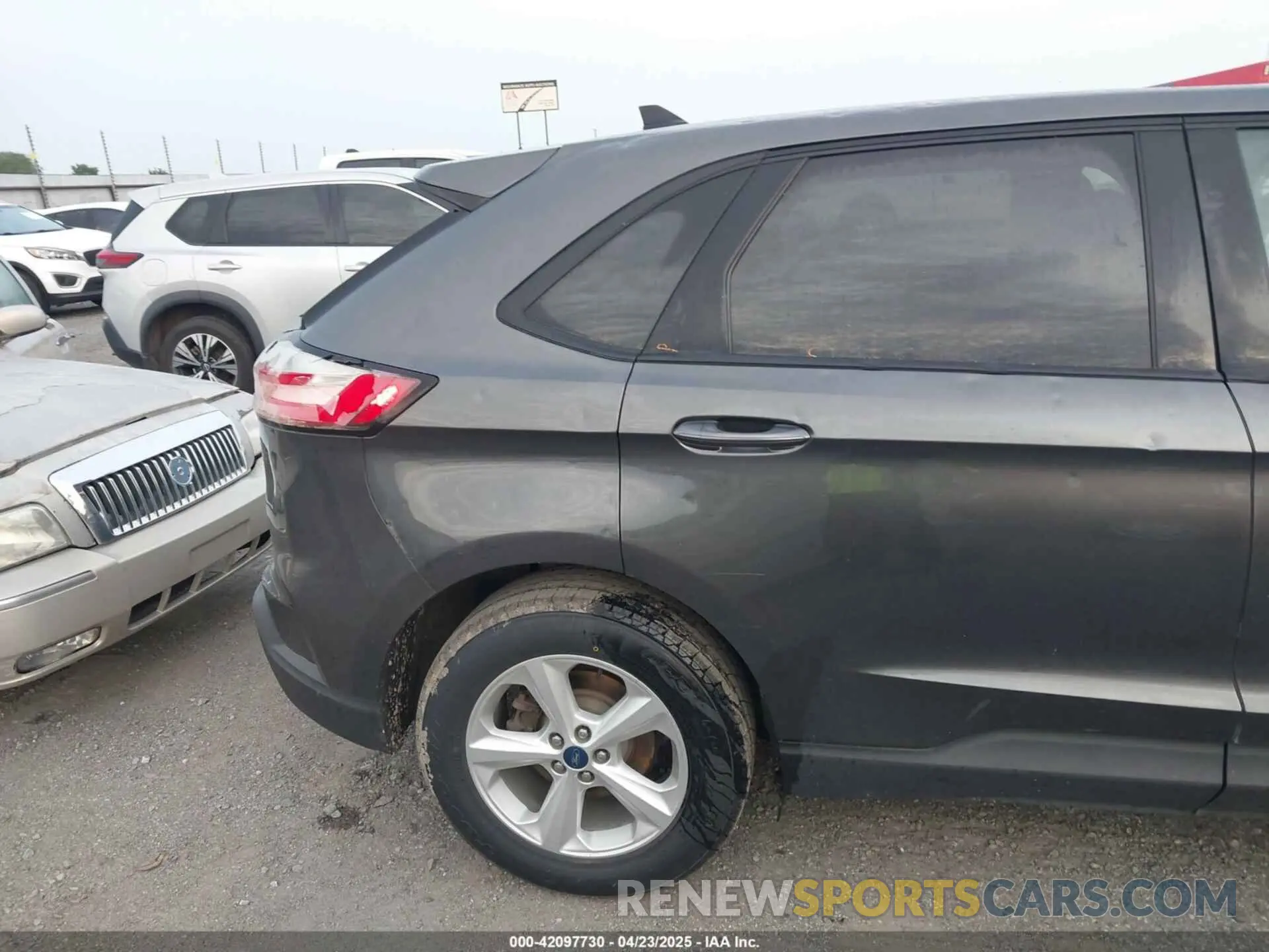 18 Photograph of a damaged car 2FMPK3G98KBB36808 FORD EDGE 2019