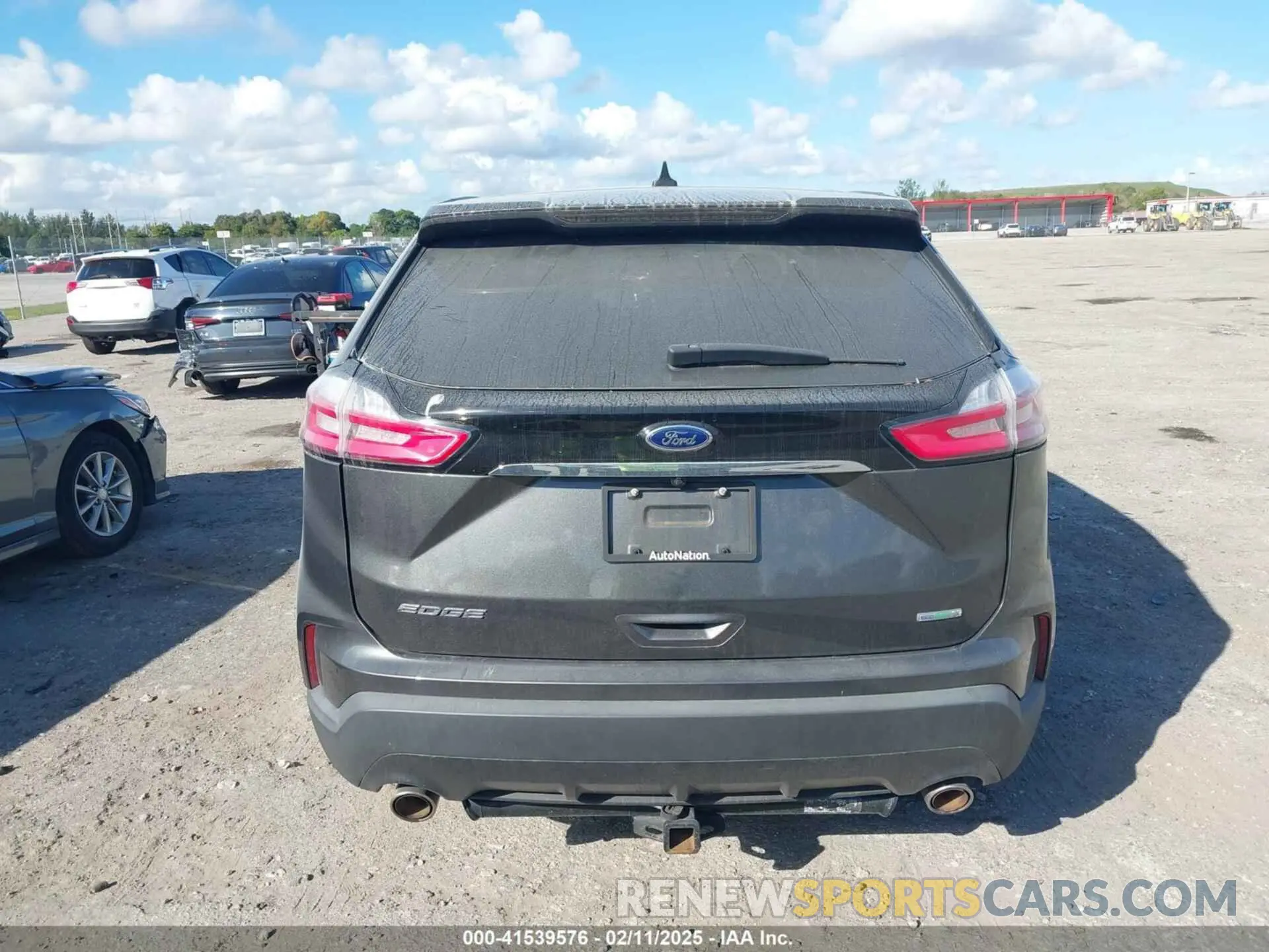 17 Photograph of a damaged car 2FMPK3G99KBC15761 FORD EDGE 2019