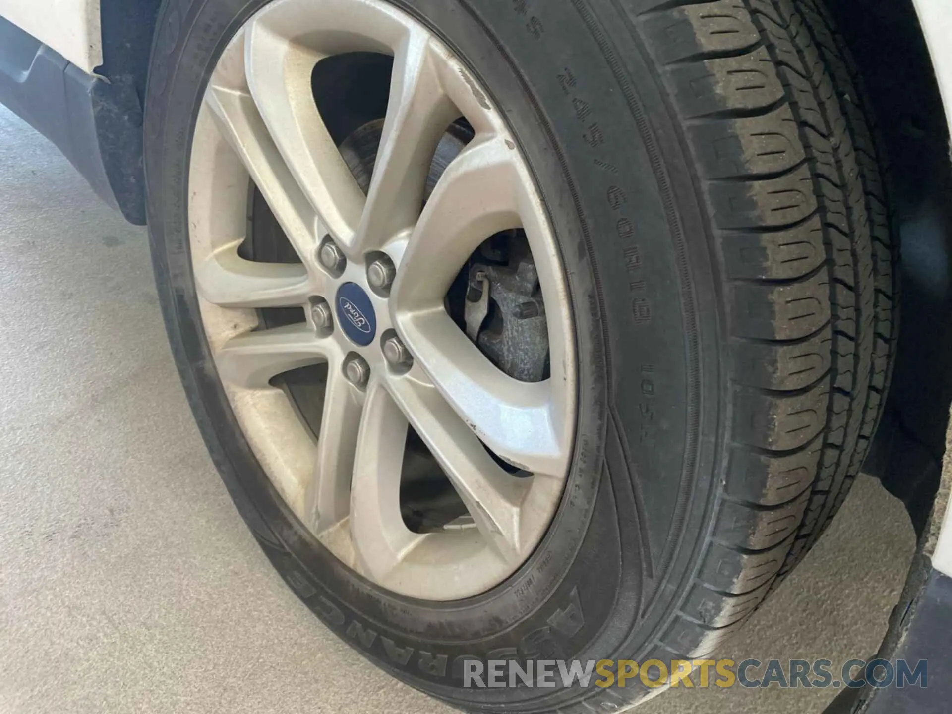 28 Photograph of a damaged car 2FMPK3J90KBC03300 FORD EDGE 2019
