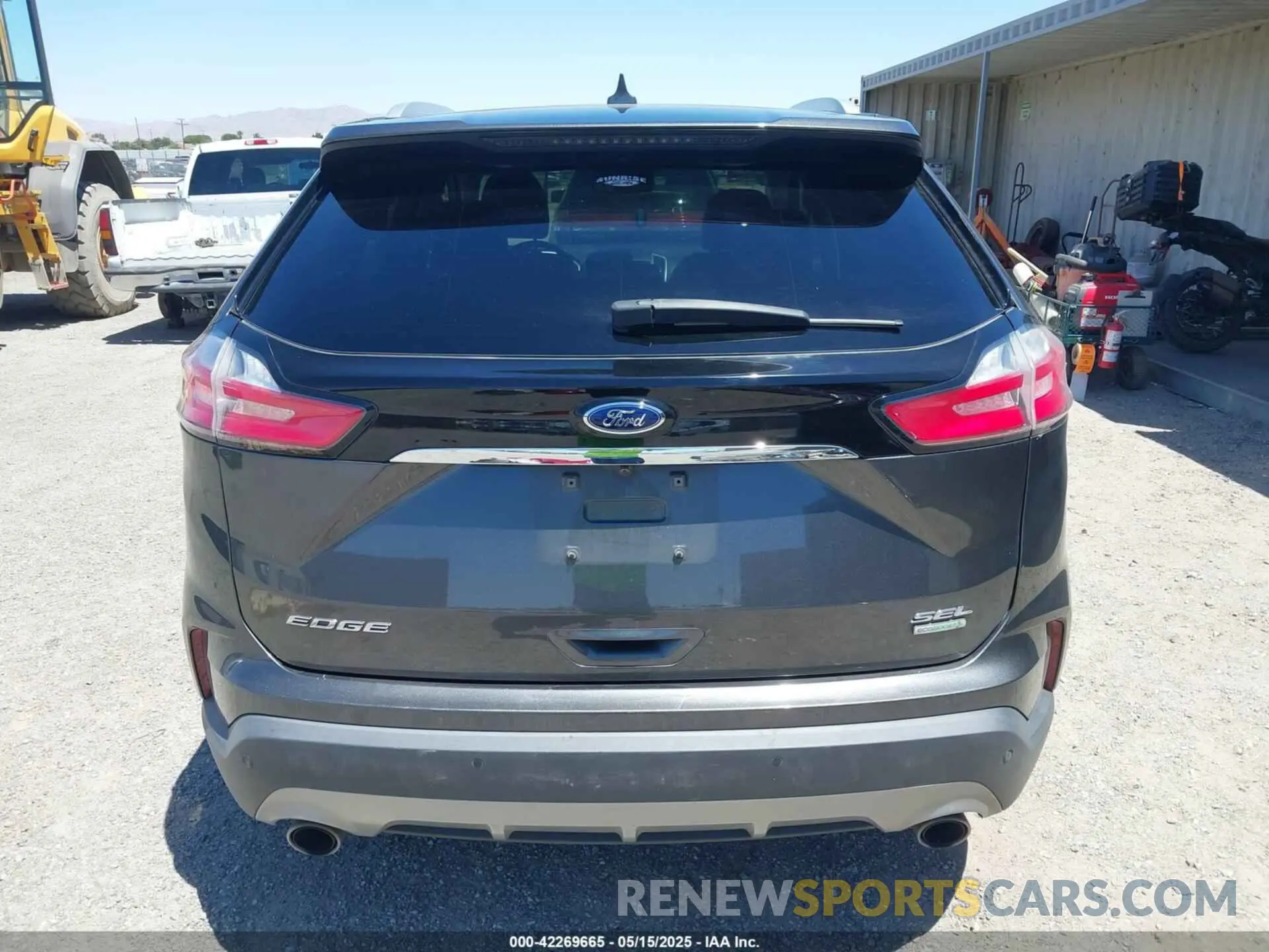 17 Photograph of a damaged car 2FMPK3J90KBC63321 FORD EDGE 2019