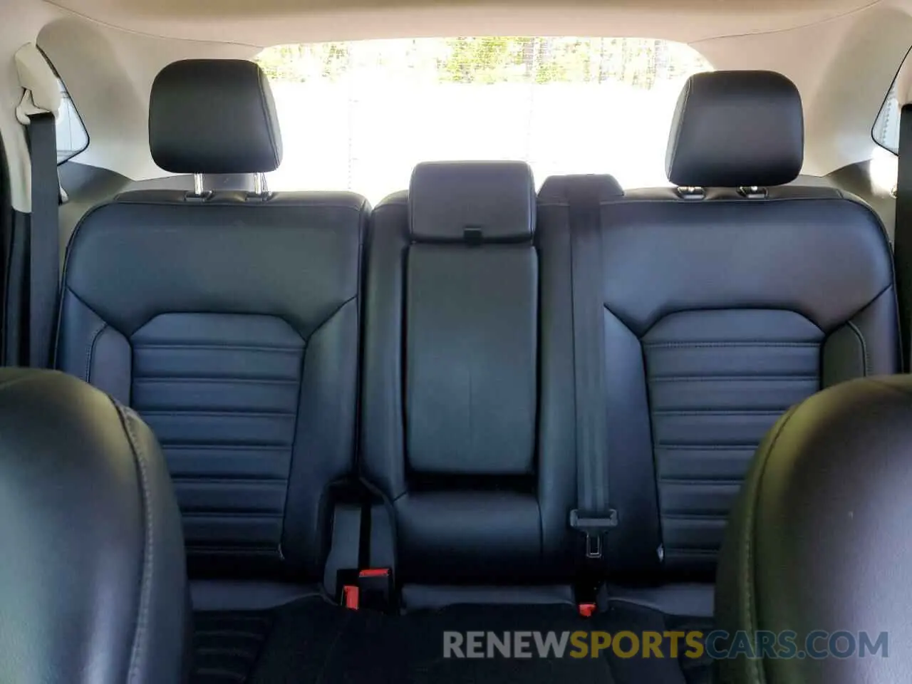 10 Photograph of a damaged car 2FMPK3J93KBC24352 FORD EDGE 2019