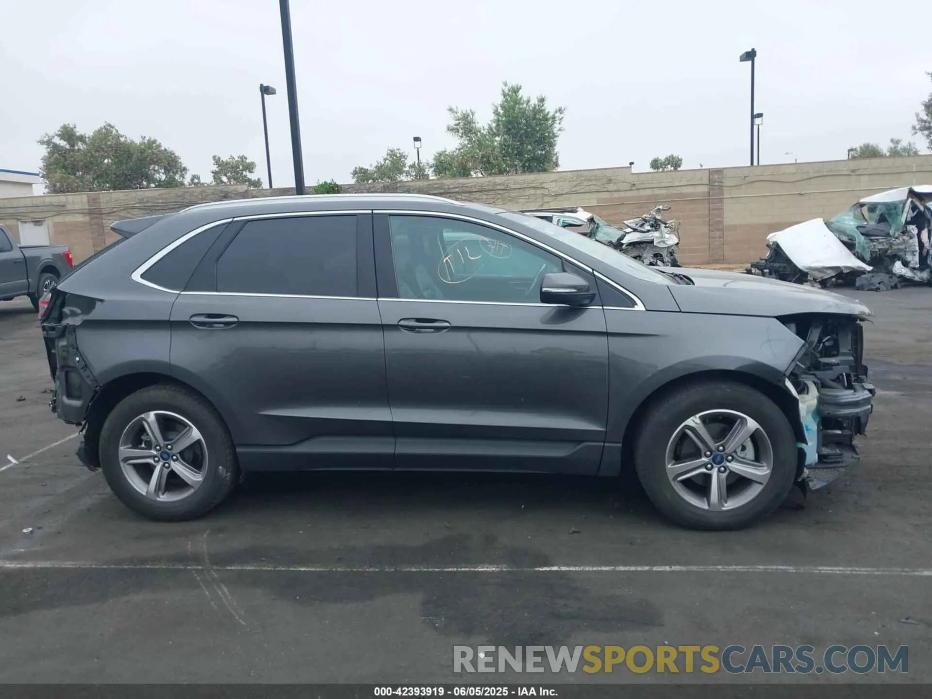 14 Photograph of a damaged car 2FMPK3J94KBC48742 FORD EDGE 2019