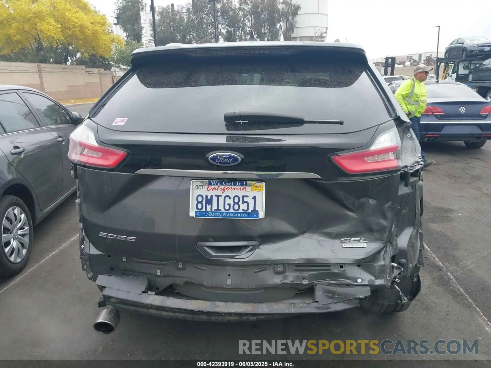 17 Photograph of a damaged car 2FMPK3J94KBC48742 FORD EDGE 2019