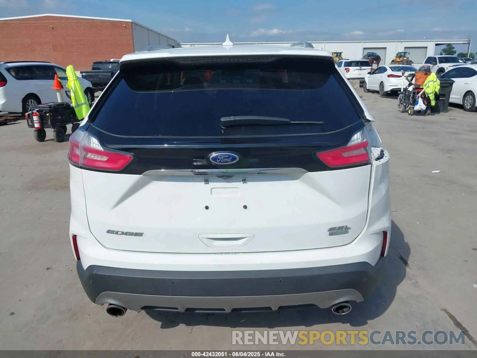 17 Photograph of a damaged car 2FMPK3J94KBC49437 FORD EDGE 2019