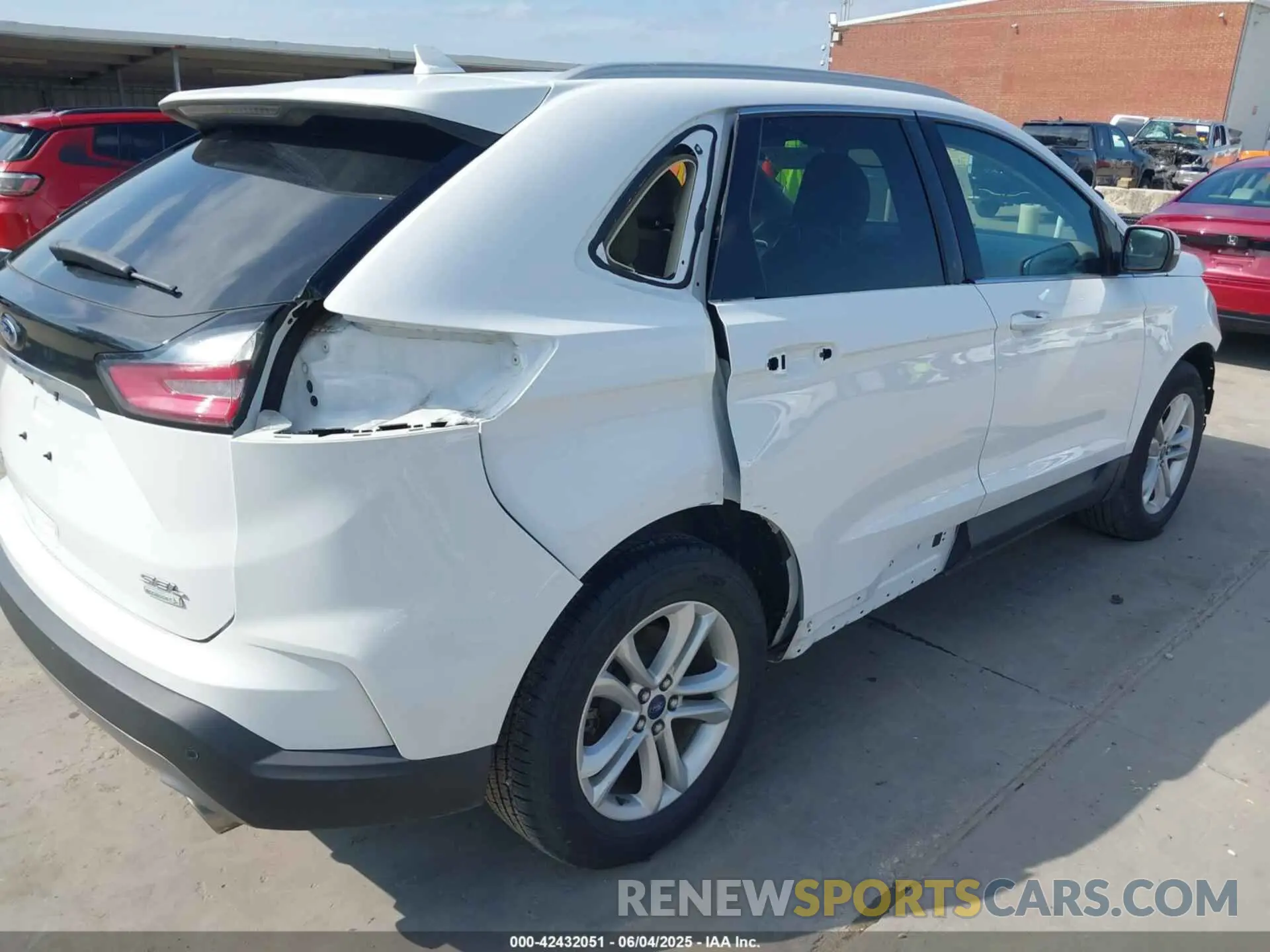 19 Photograph of a damaged car 2FMPK3J94KBC49437 FORD EDGE 2019