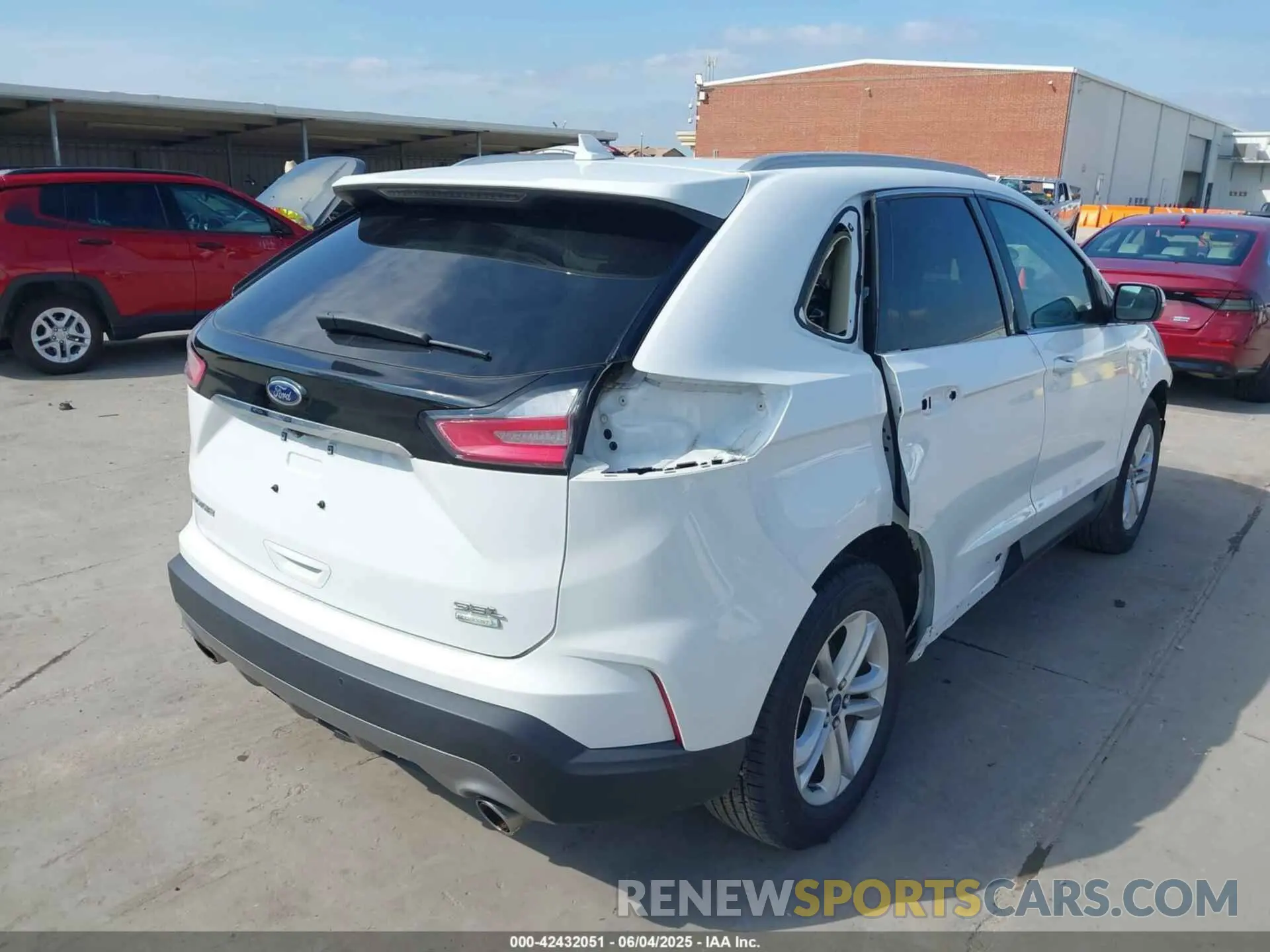 4 Photograph of a damaged car 2FMPK3J94KBC49437 FORD EDGE 2019
