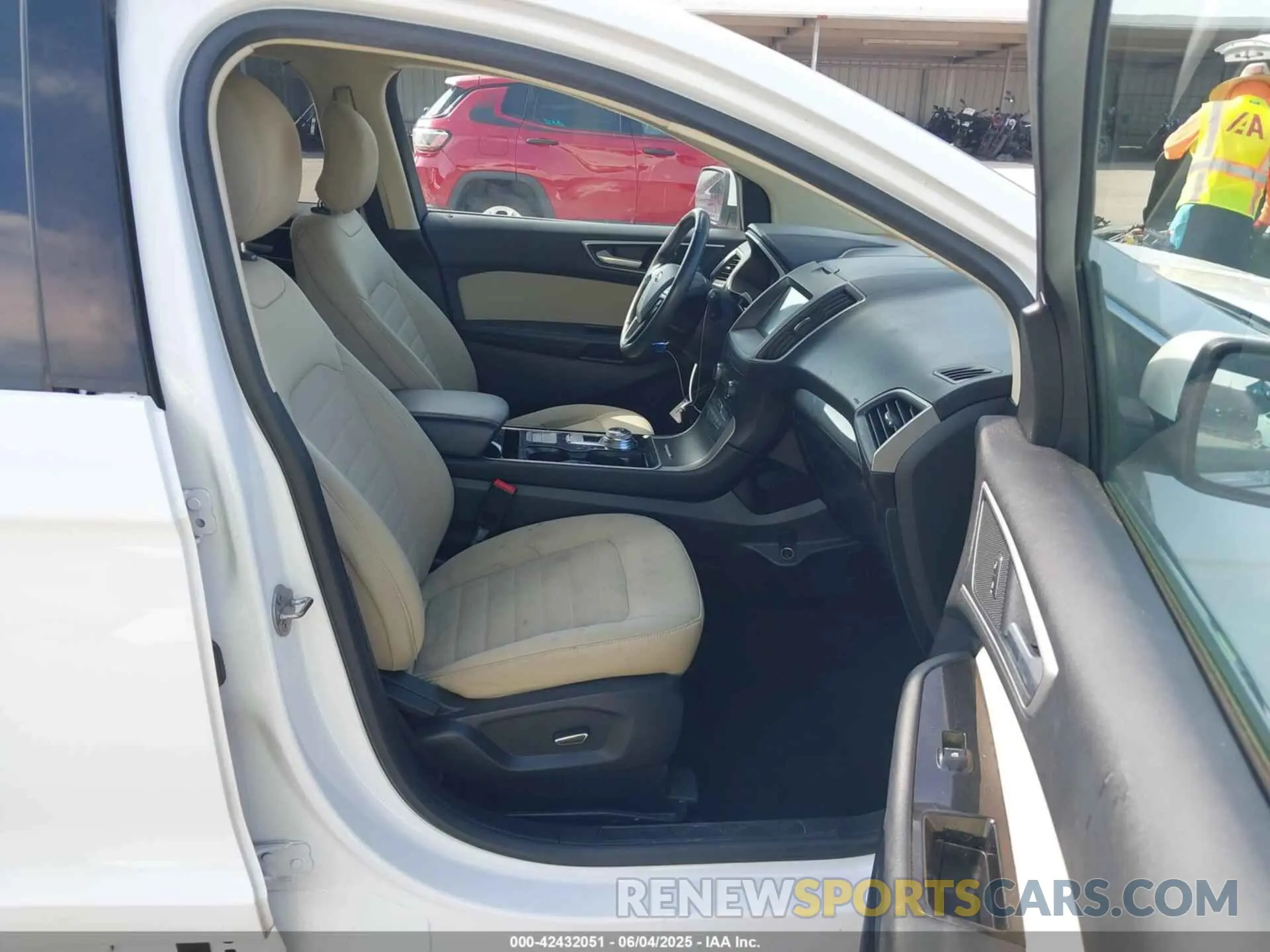 5 Photograph of a damaged car 2FMPK3J94KBC49437 FORD EDGE 2019