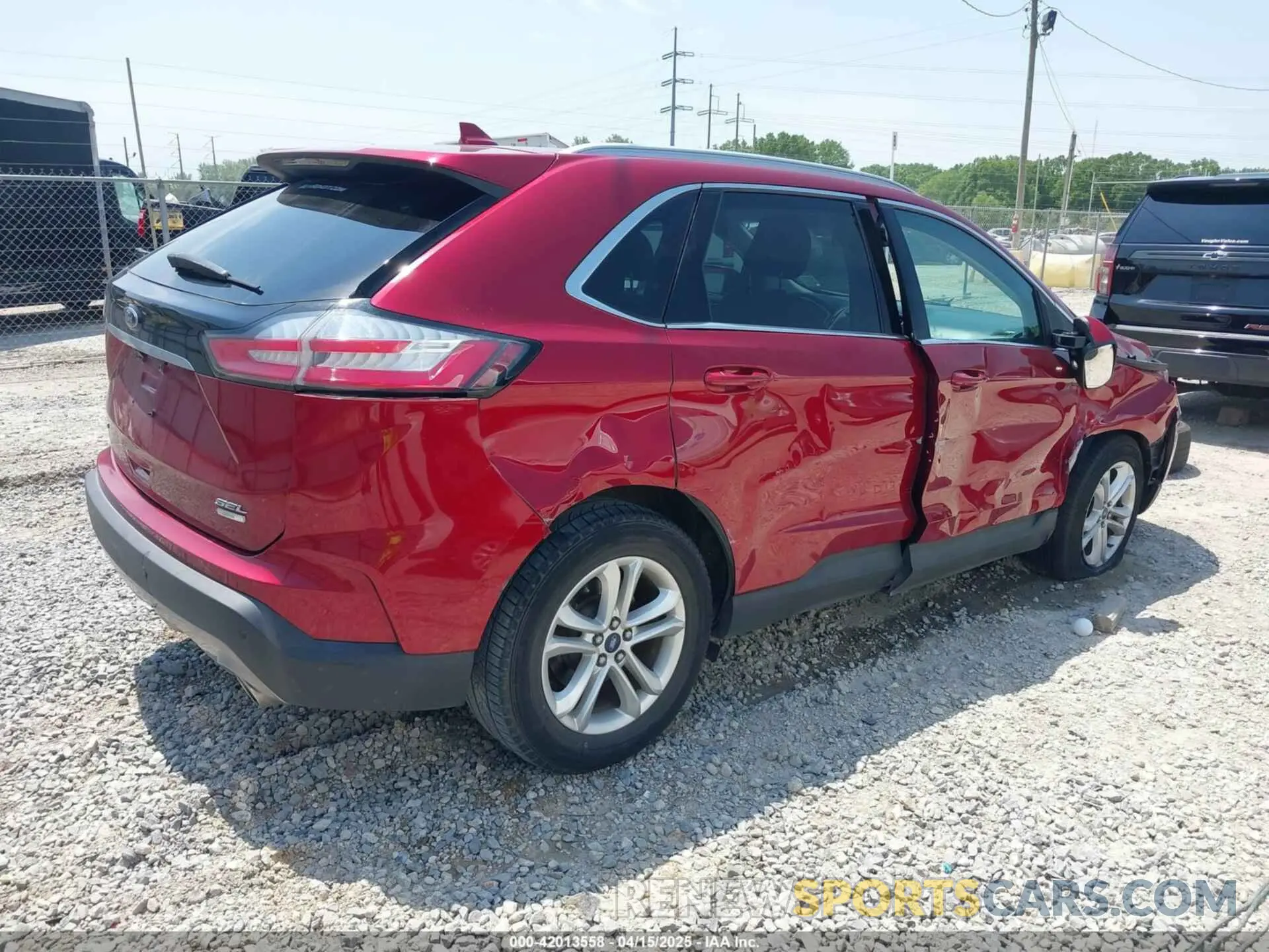 4 Photograph of a damaged car 2FMPK3J95KBB40310 FORD EDGE 2019