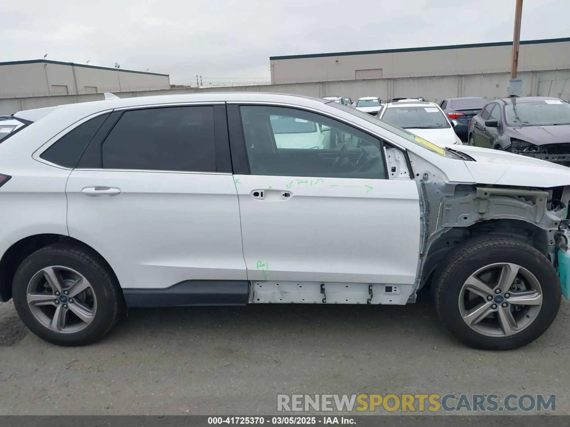 14 Photograph of a damaged car 2FMPK3J95KBC06662 FORD EDGE 2019